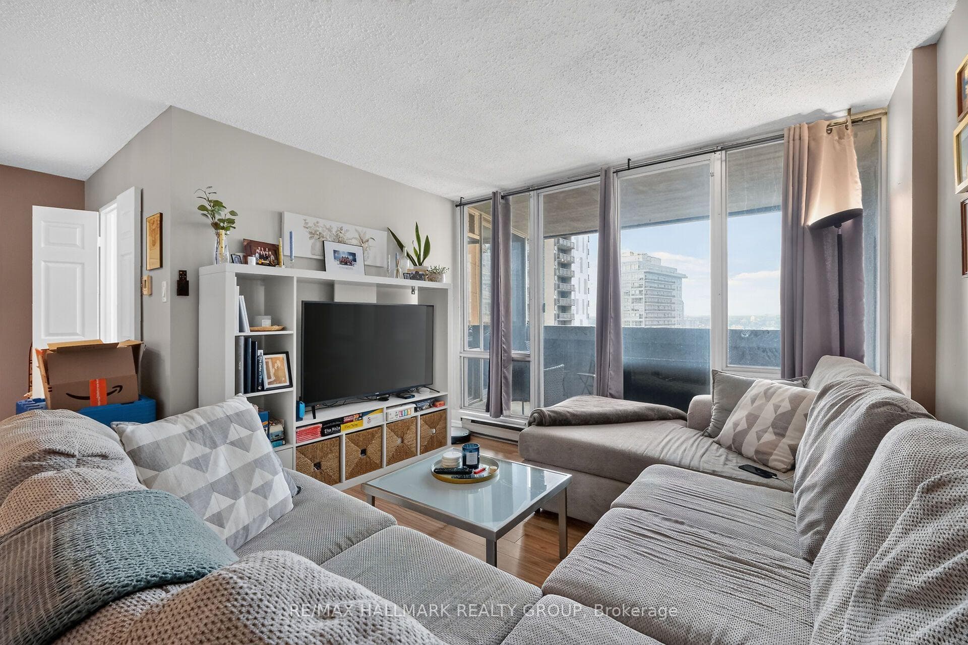 530 Laurier Avenue Unit 1907 photo 10