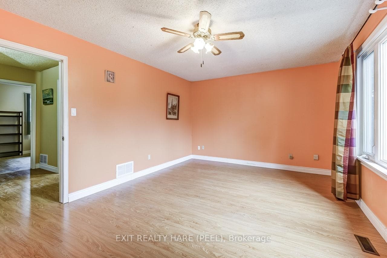 28 Parkside Drive photo 24