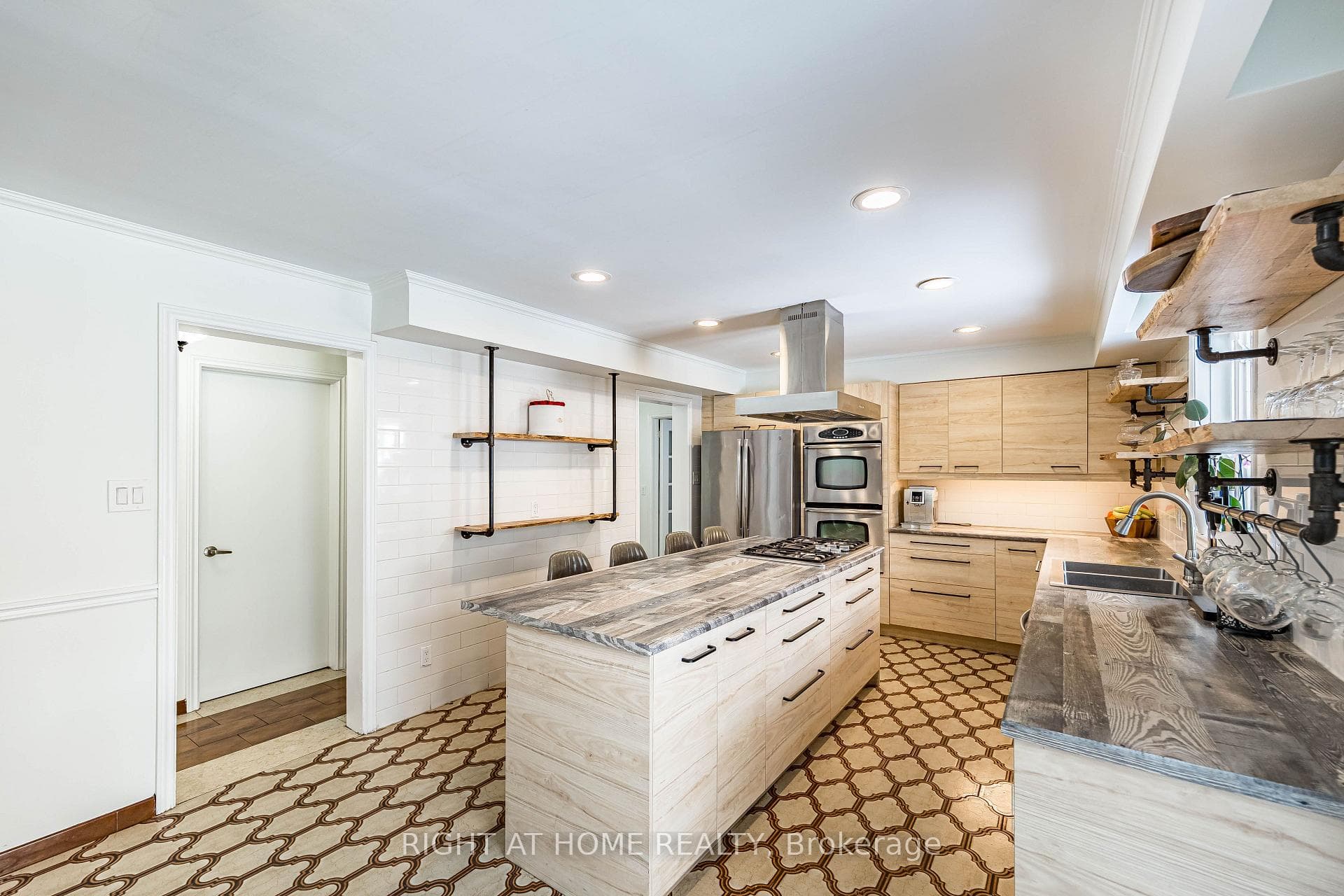 2123 Gordon Drive photo 16