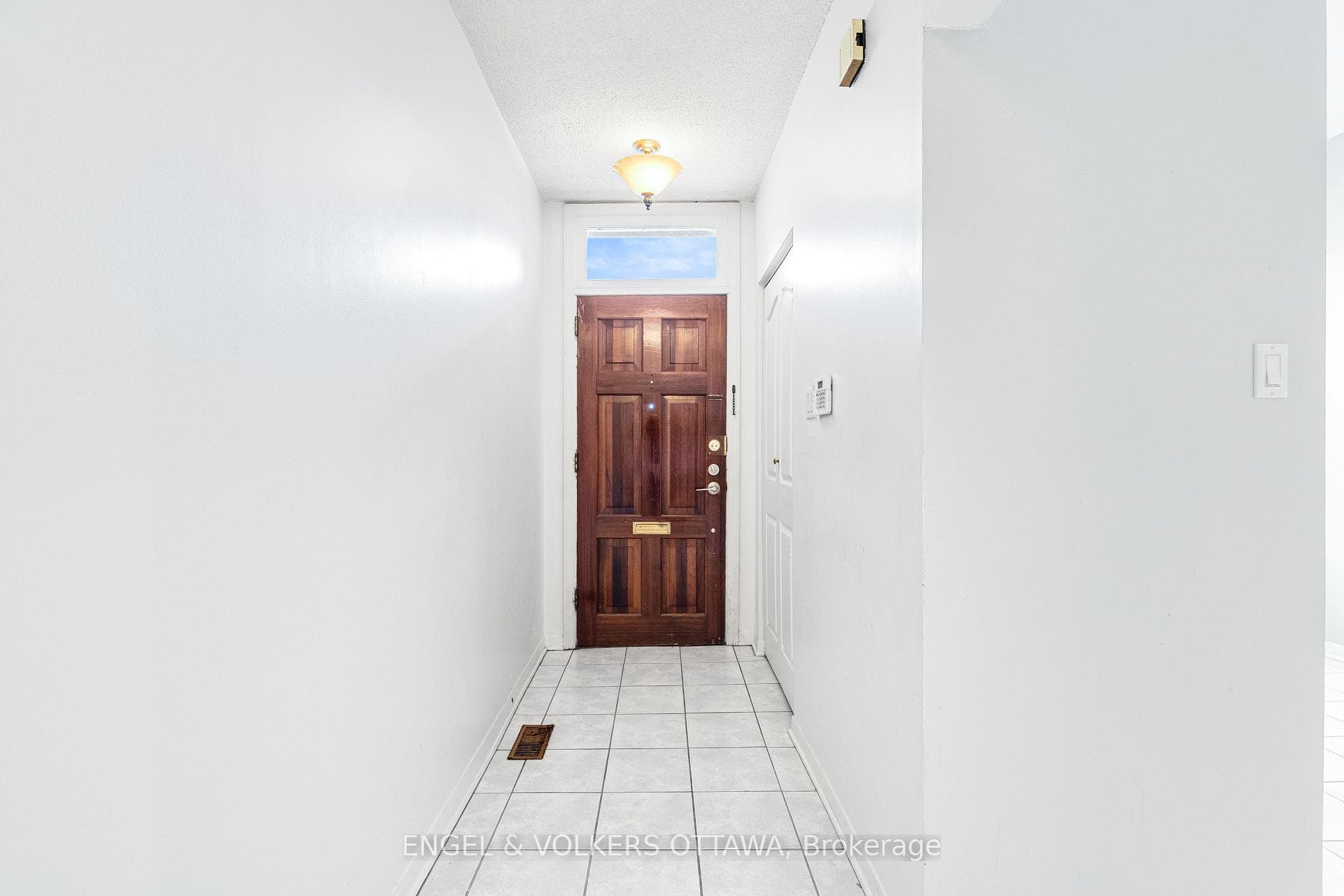 293 Somerset Street photo 5
