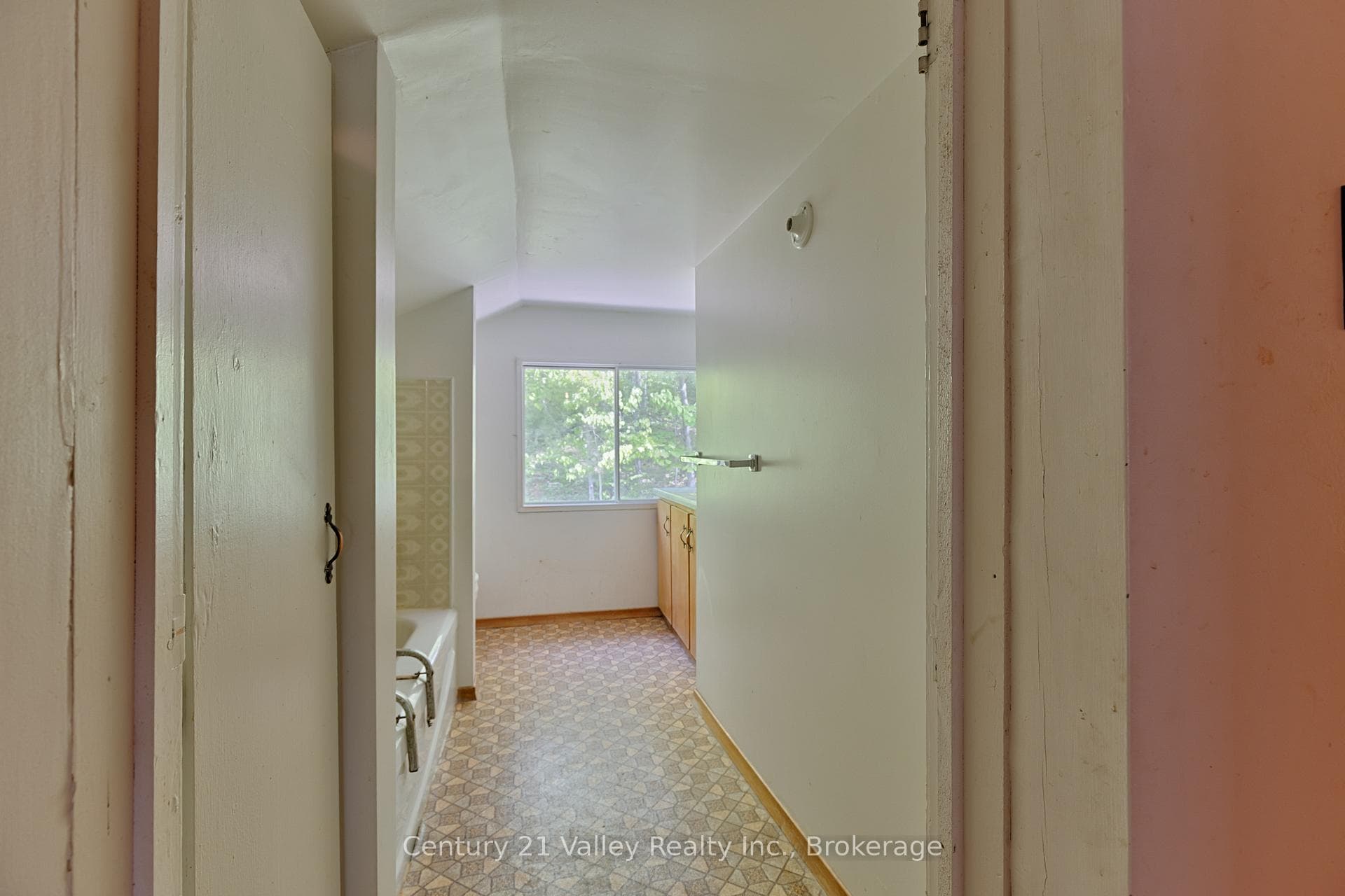 33898 41 Highway photo 29