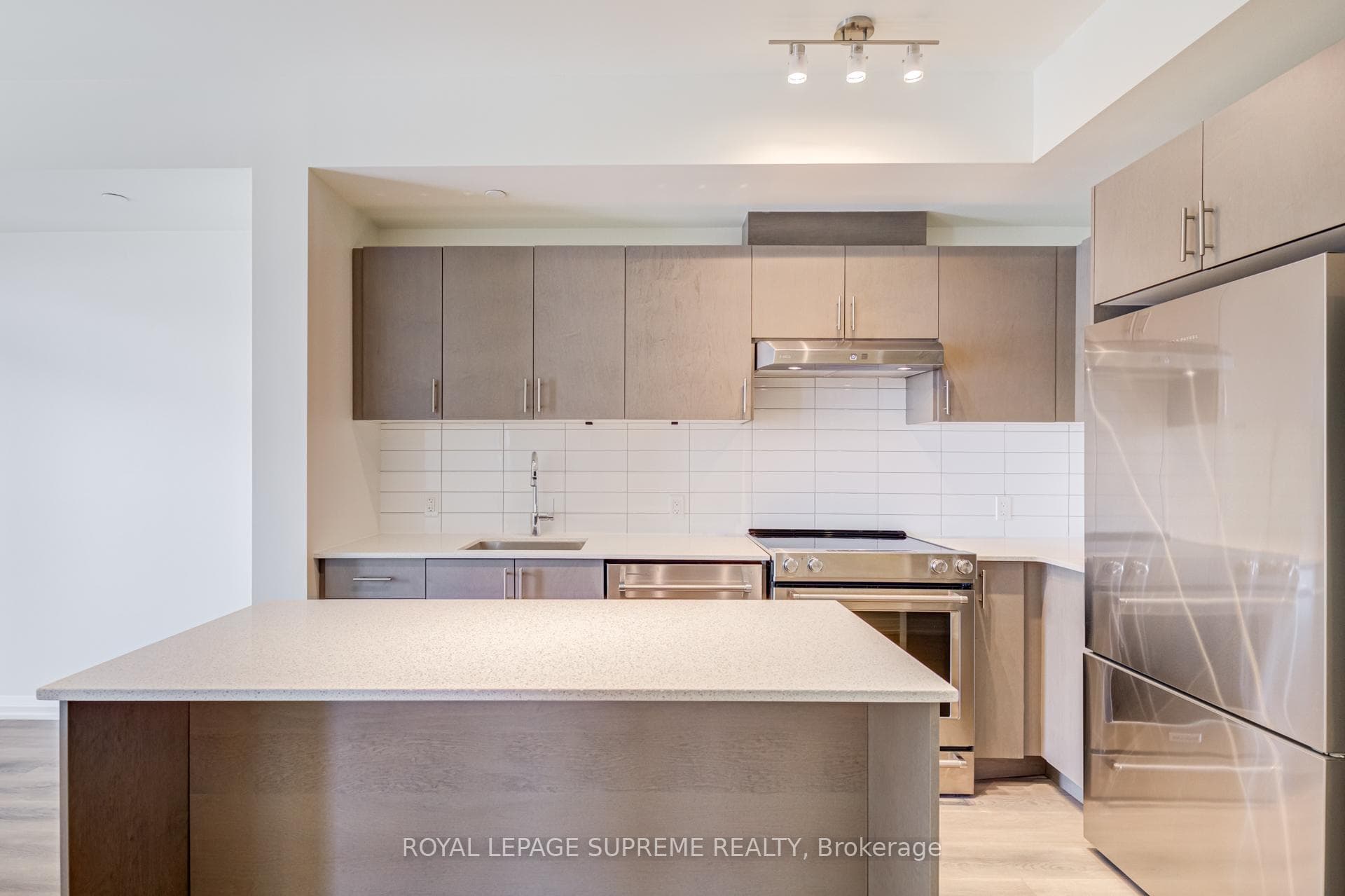 9000 Jane Street Unit 1407 photo 28