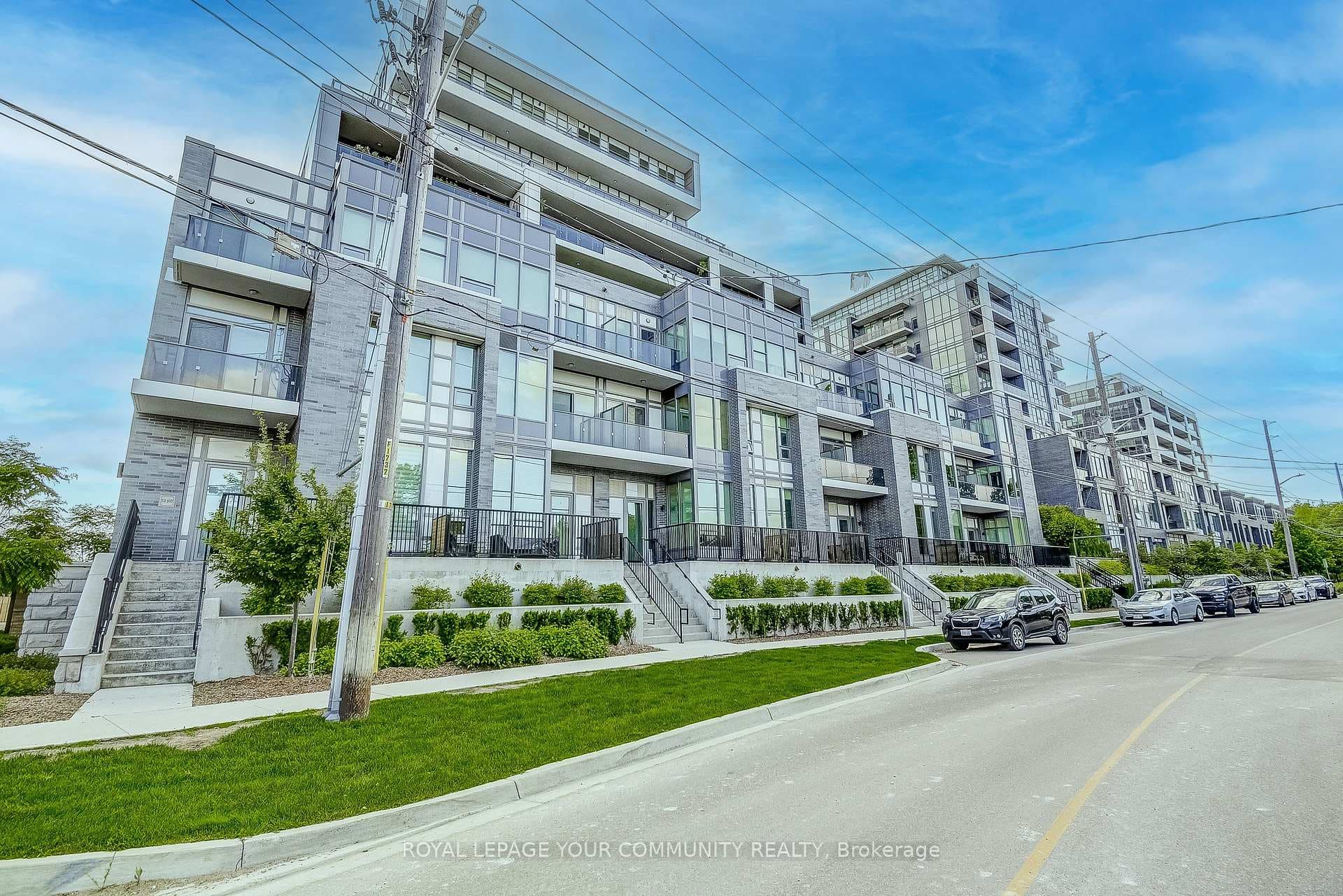 63 Arthur Street Unit 321 photo 2