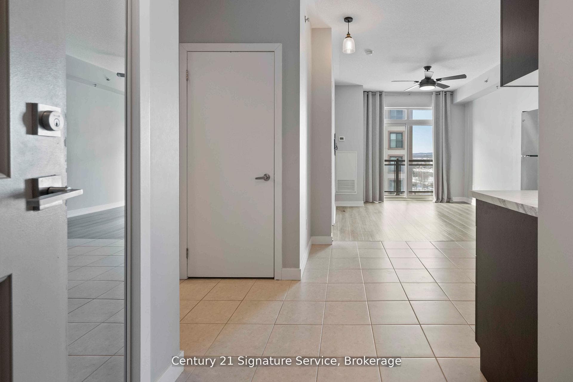 2486 Old Bronte Road Unit 405 photo 5