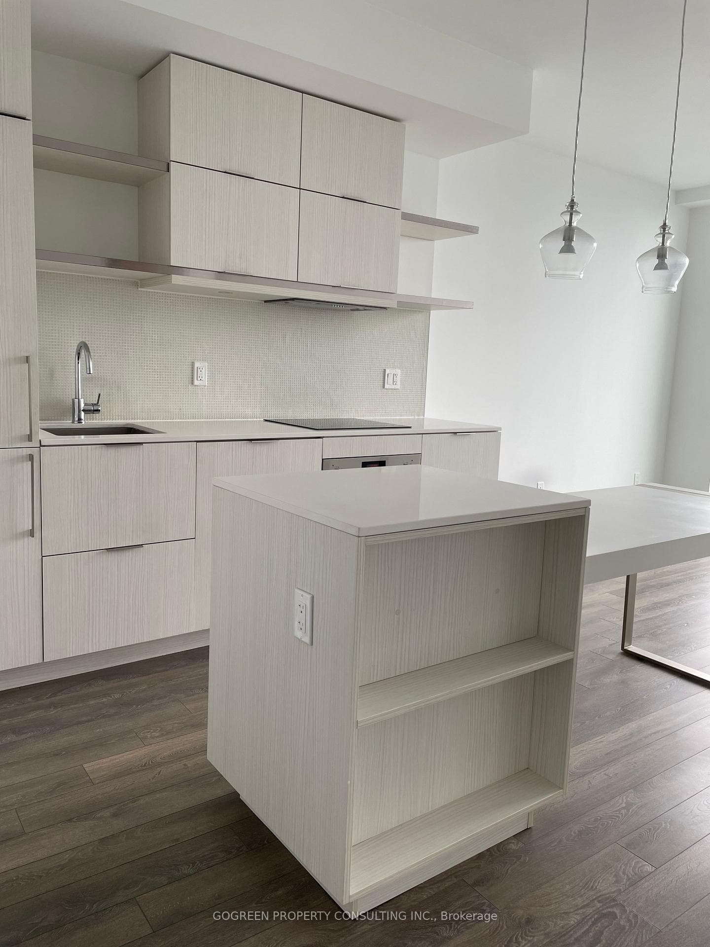 197 Yonge Street Unit 4501 photo 9