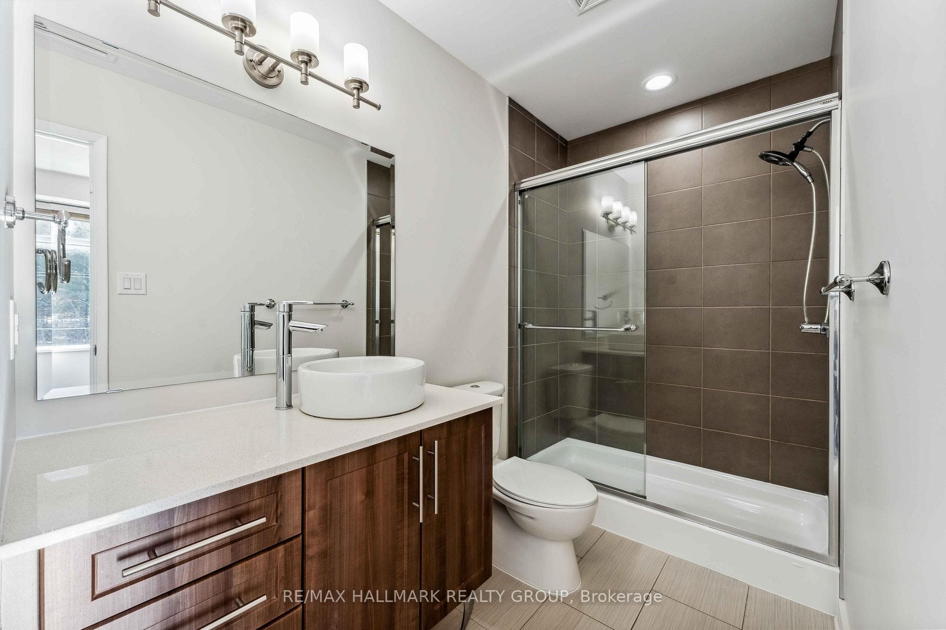 310 Centrum Boulevard Unit 604 photo 17