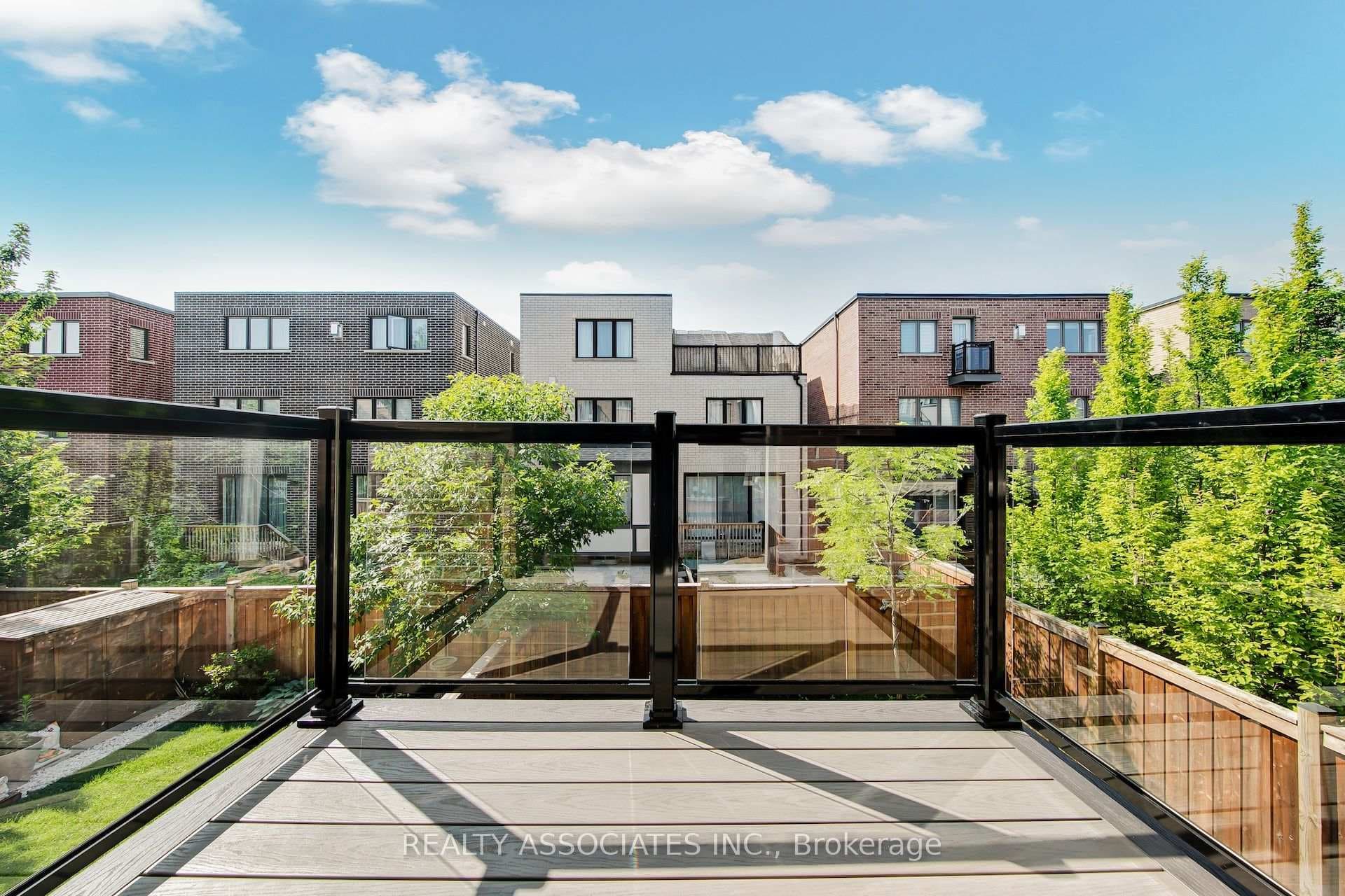 17 Vaudeville Drive photo 2