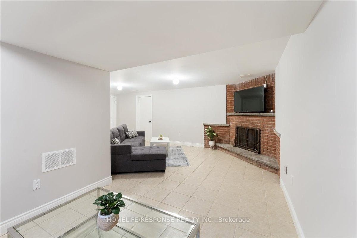 3414 SCHOMBERG Avenue photo 45