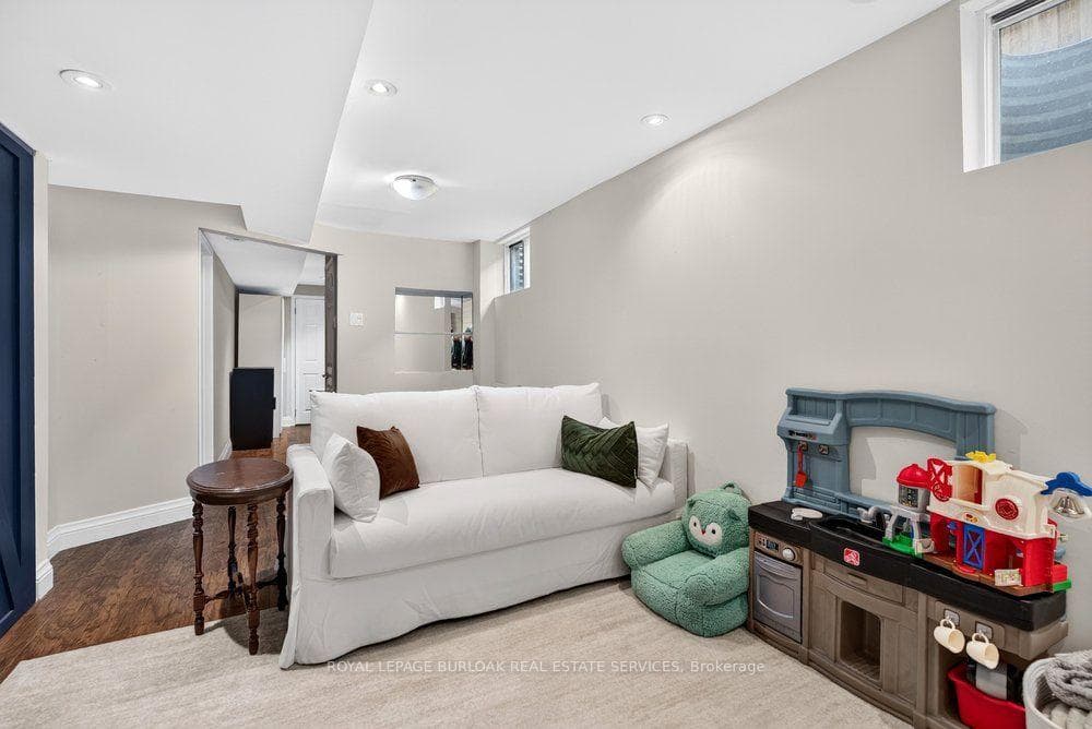 2354 Marine Drive photo 38