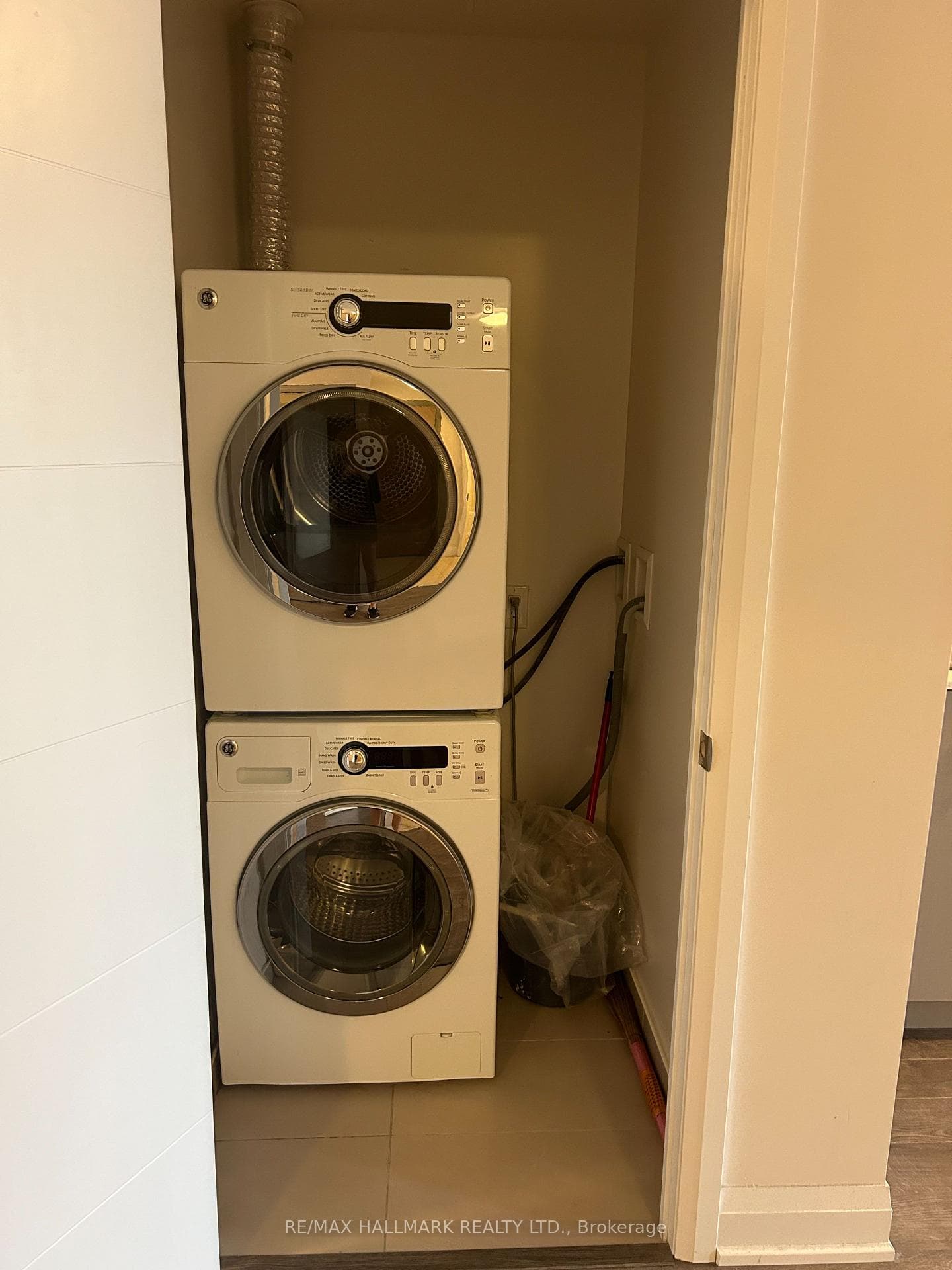 18 Uptown Drive Unit 323 photo 12
