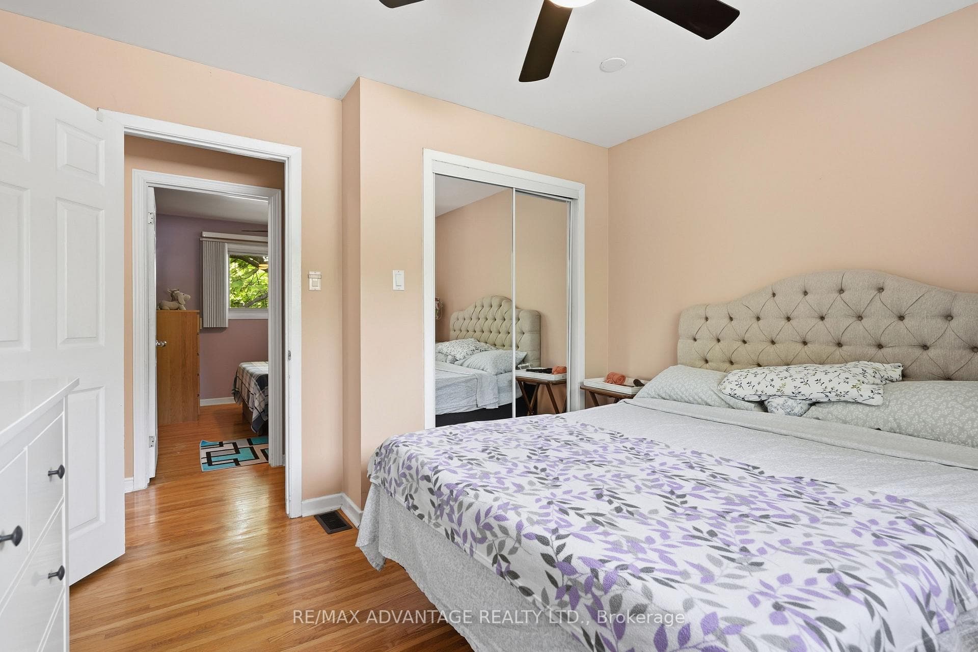 120 Champlain Crescent photo 20