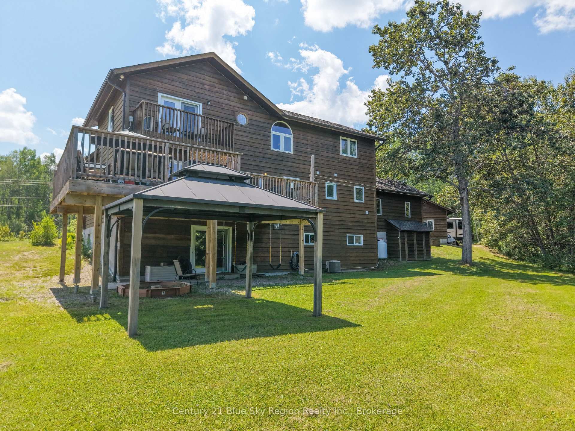 1033 Centennial Crescent photo 4