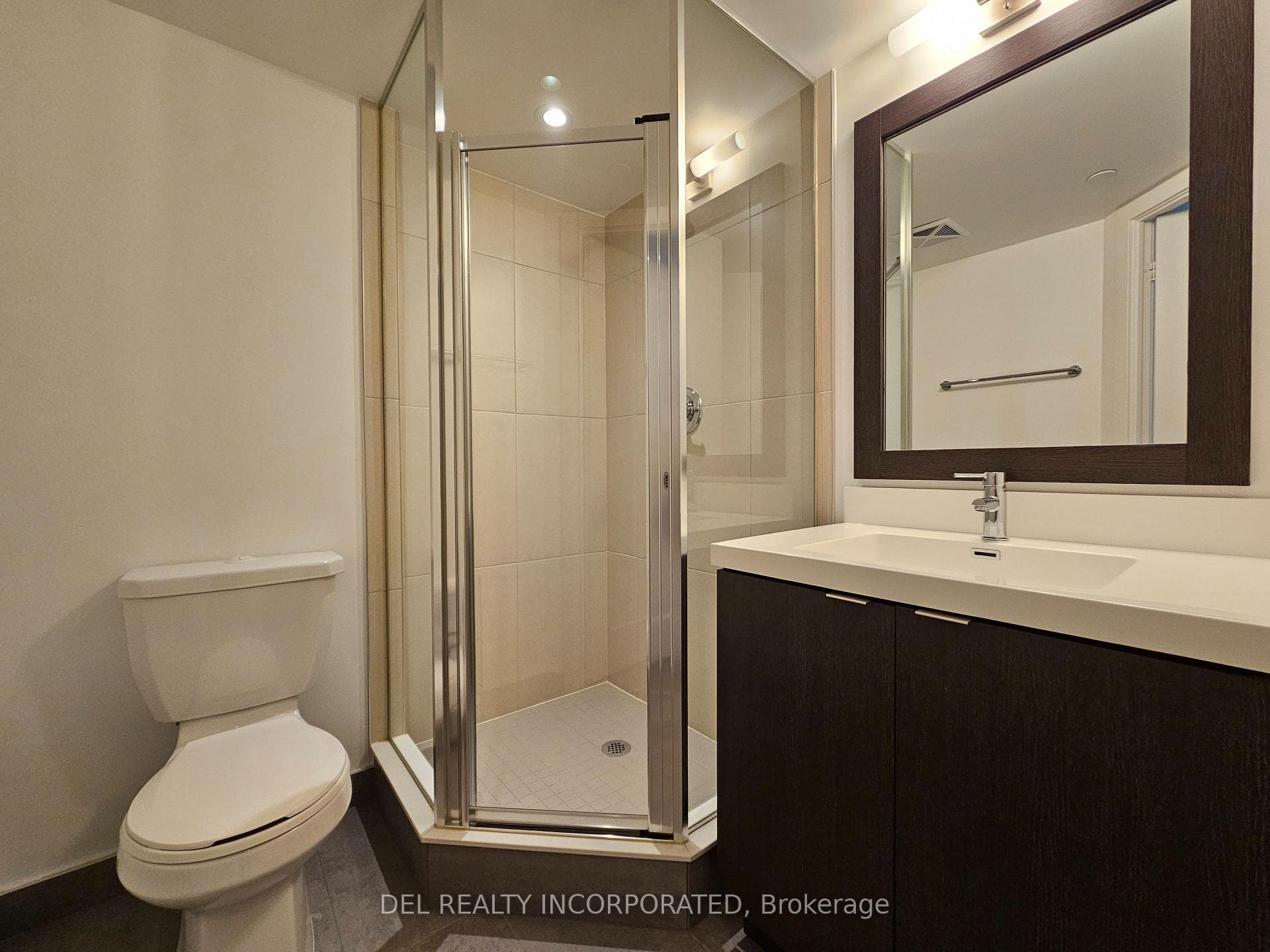 9 Mabelle Avenue Unit 818 photo 13