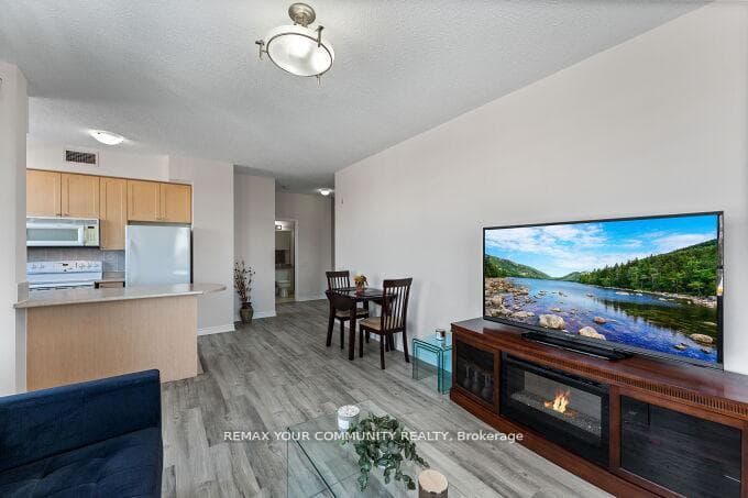 11121 Yonge Street Unit 519 photo 15