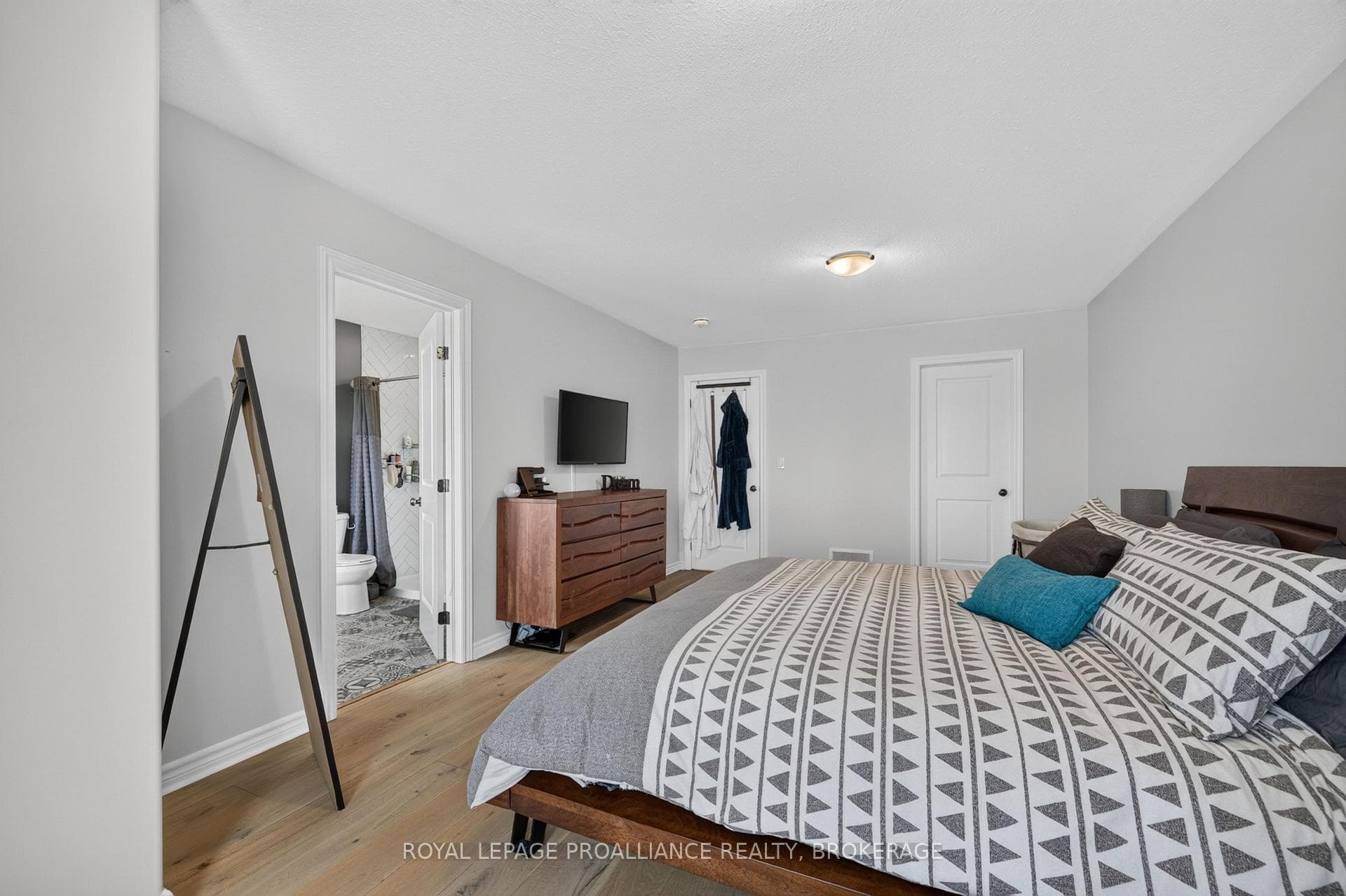 378 Buckthorn Drive photo 28