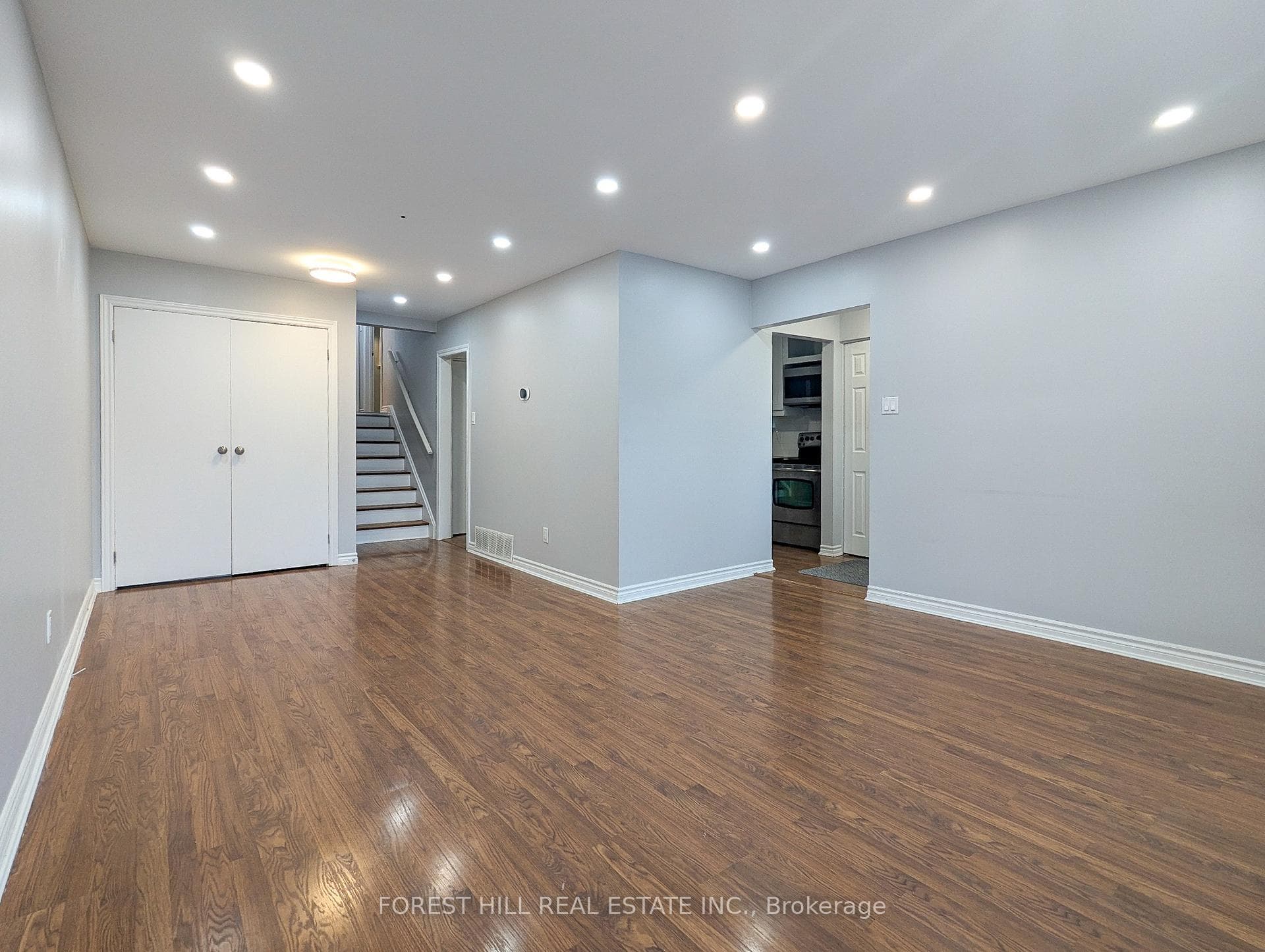 7 Burbank Pl Place Unit MAIN photo 4