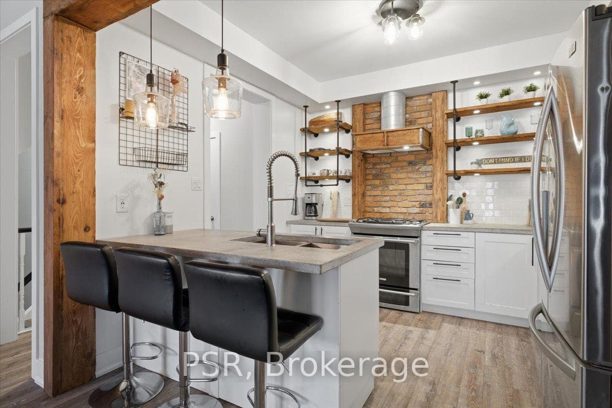 12 Hiscott Drive photo 24
