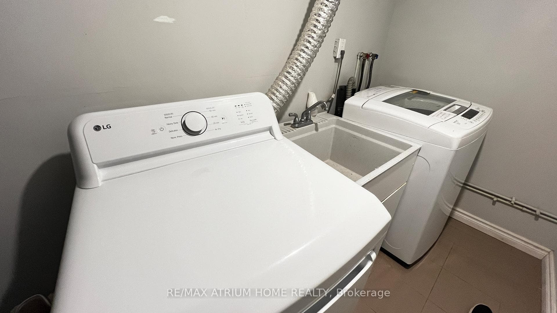 949 Willowdale Avenue Unit B1 photo 14