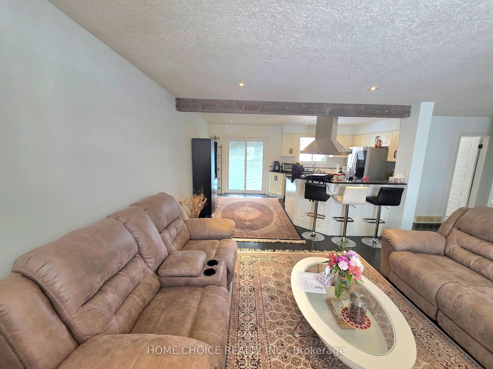 637 Pineridge Road photo 7