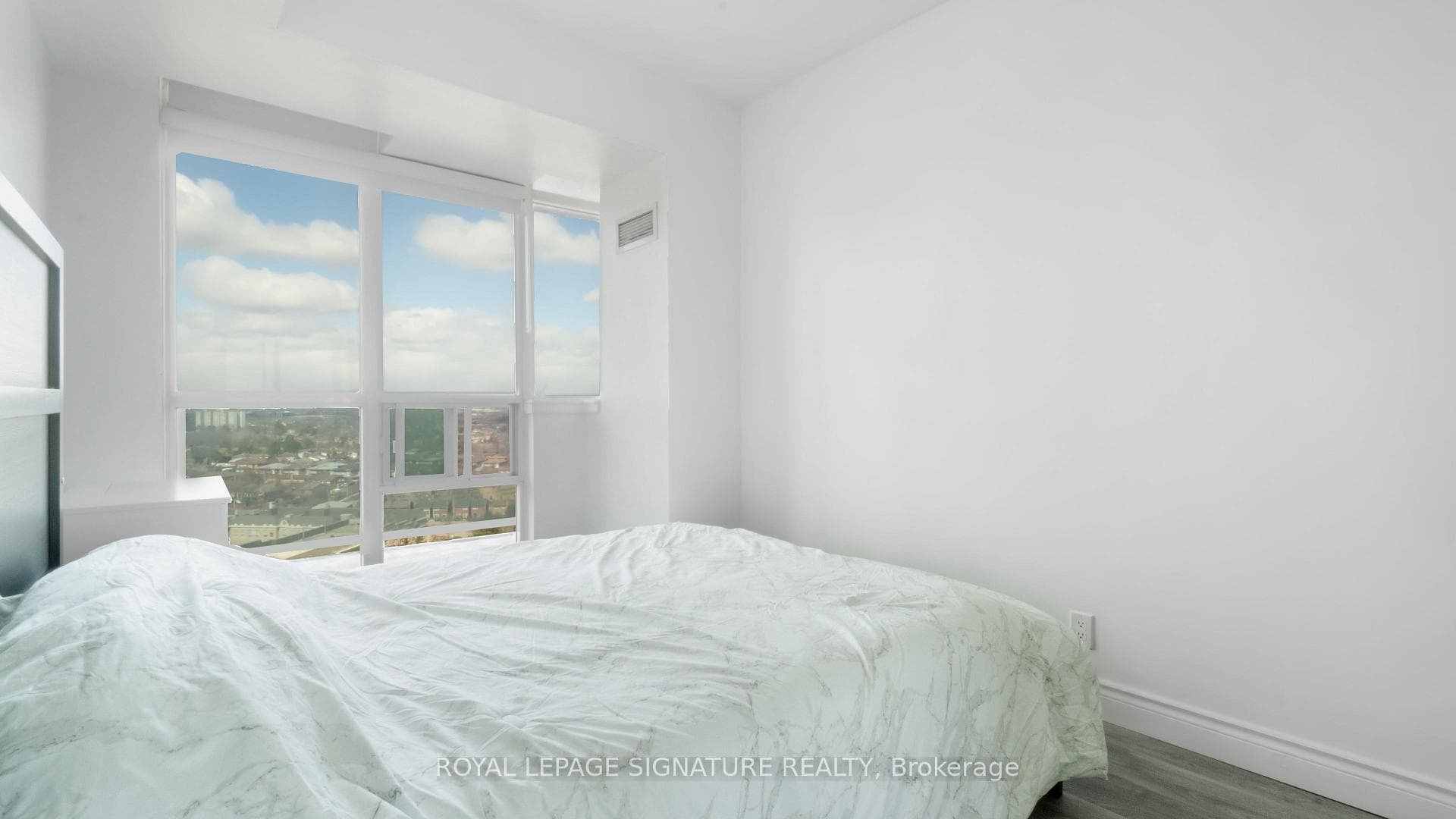 90 Absolute Avenue Unit 1701 photo 17