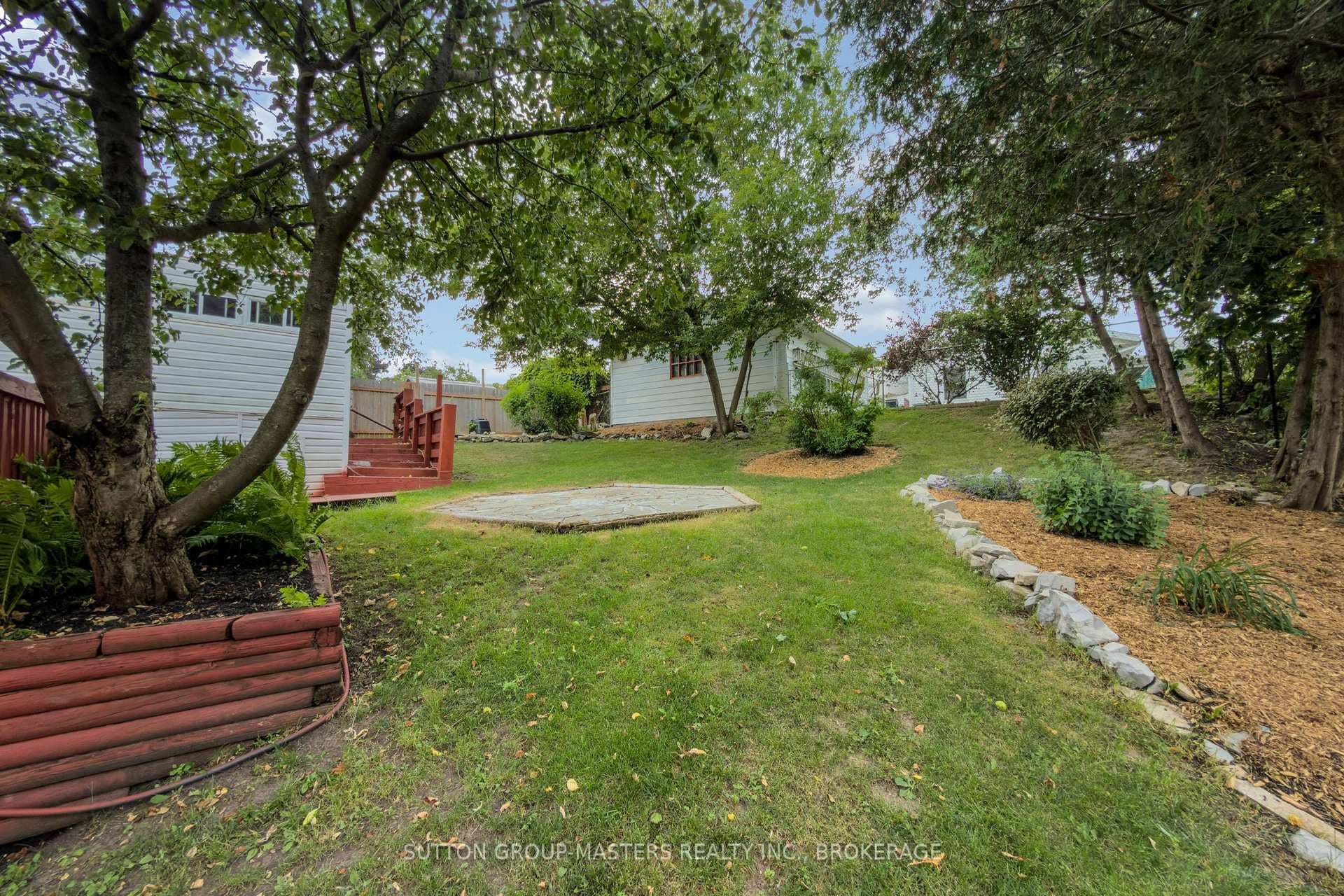 1062 Montreal Street photo 45
