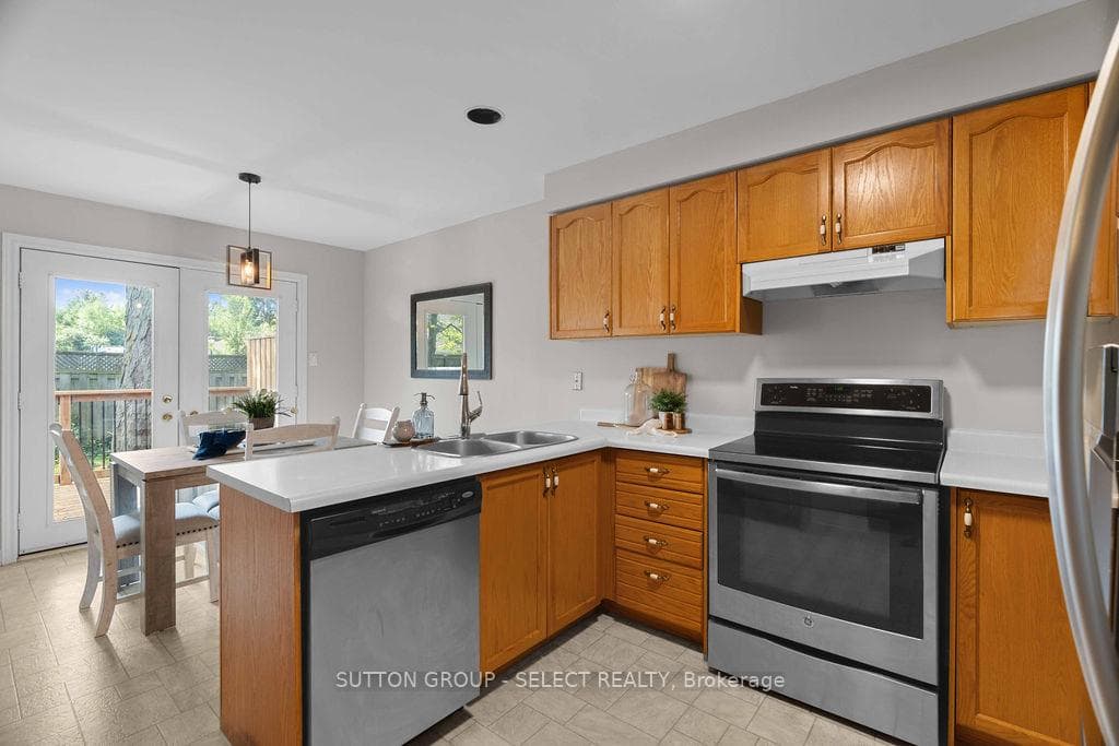 617 Wharncliffe Road Unit 17 photo 9