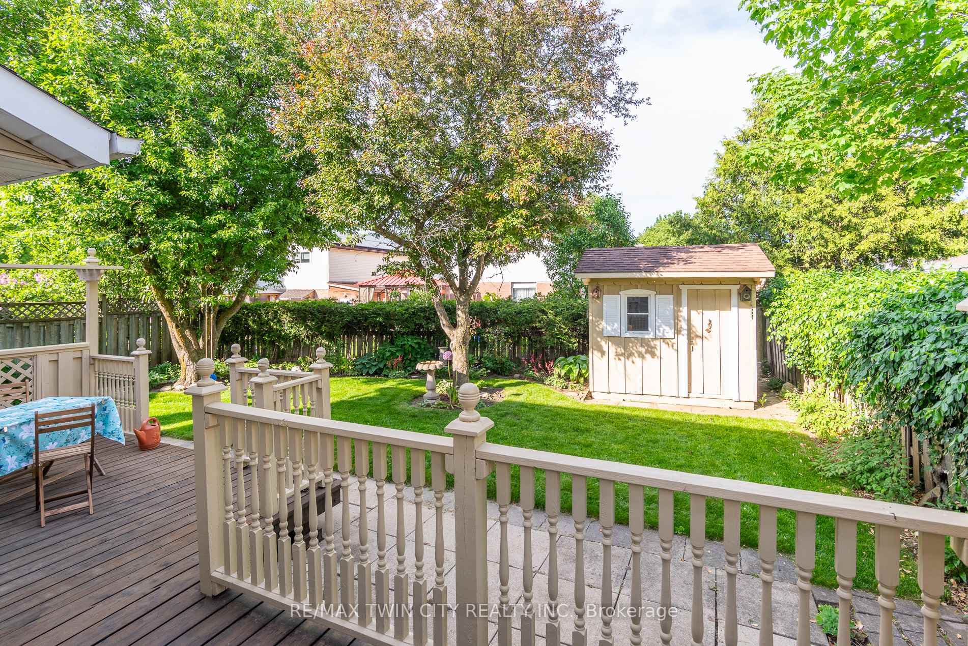 691 Westheights Drive photo 16