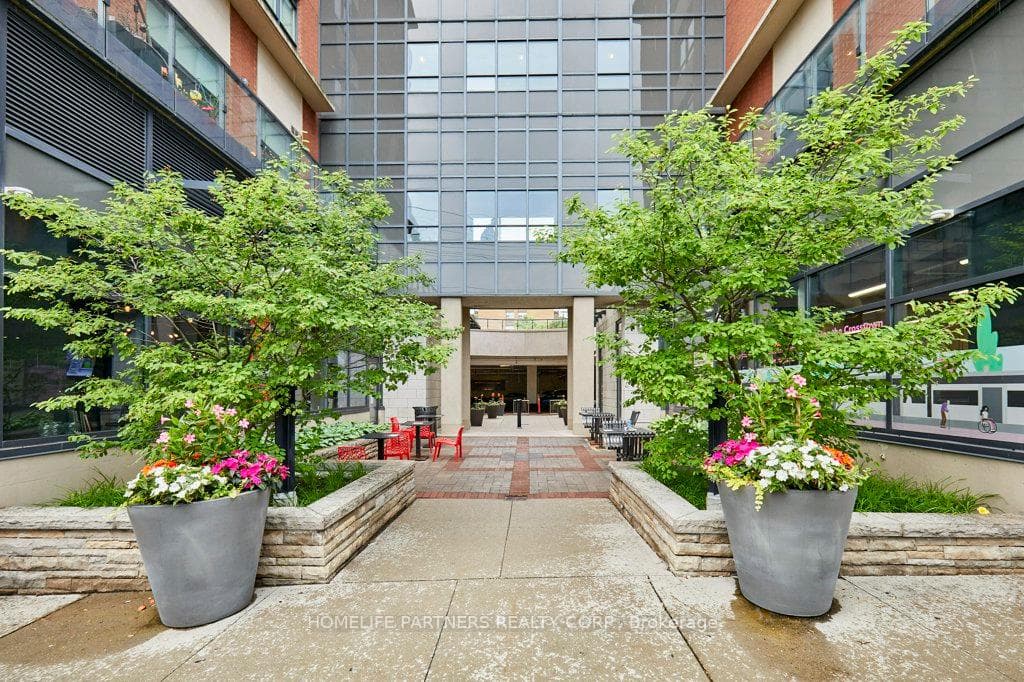 35 Fontenay Court Unit 601 photo 1