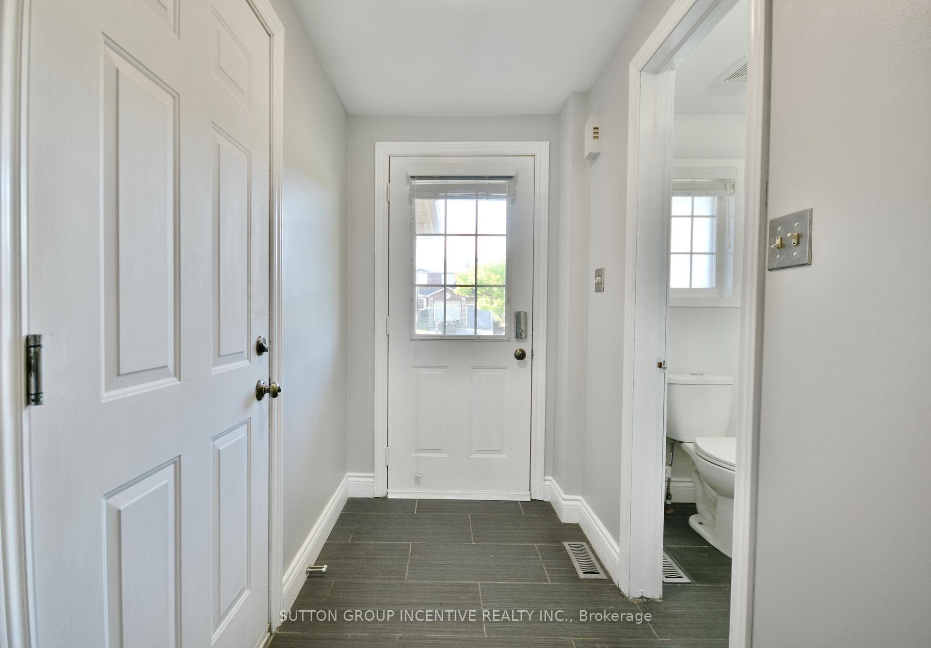 258 Dunsmore Lane photo 3