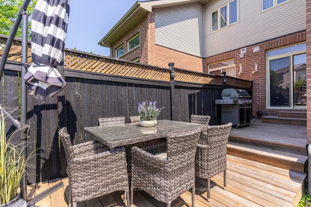 216 Badgeley Avenue photo 45