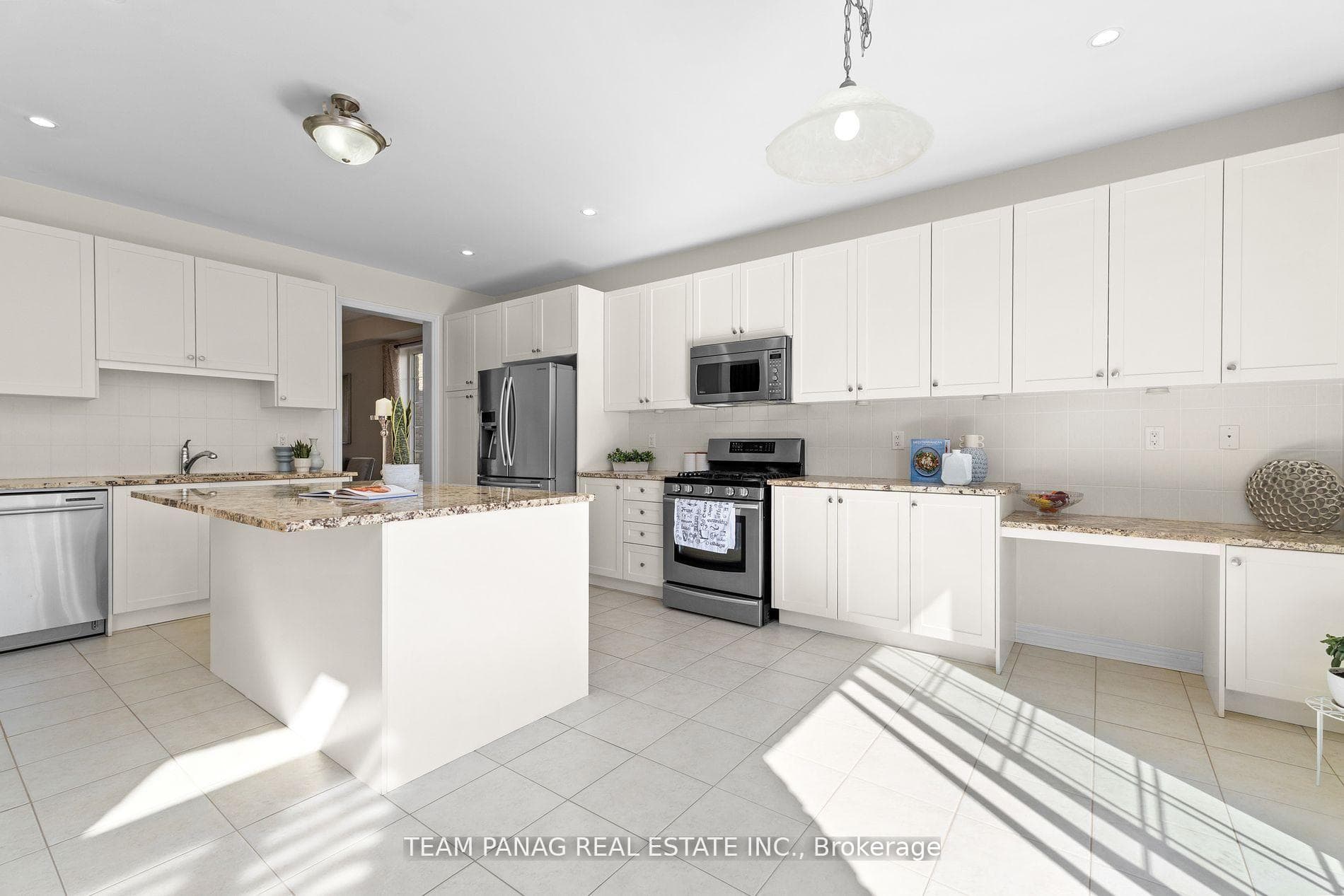 33 Bonnieglen Farm Boulevard photo 8