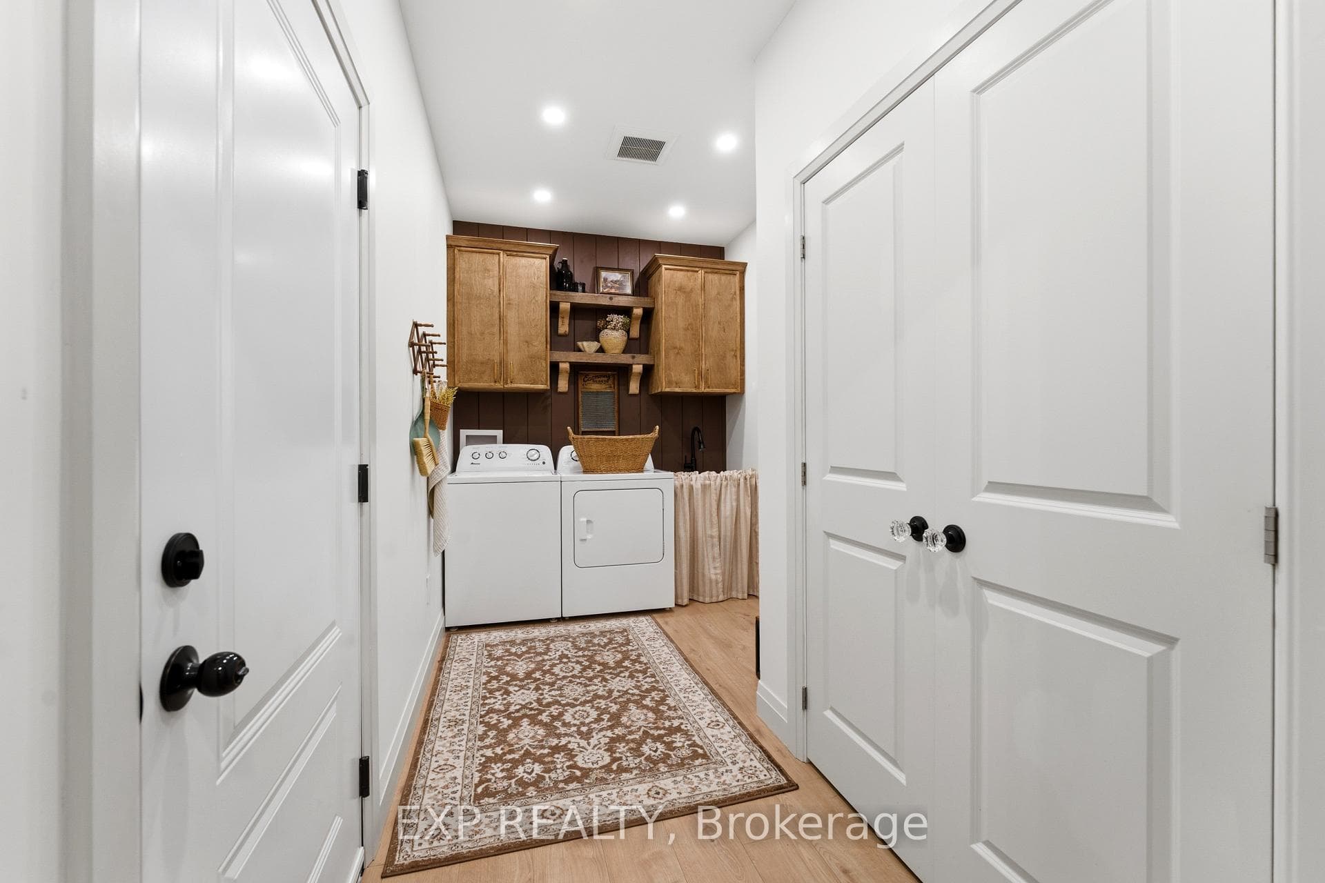 11 Lipson Avenue photo 30