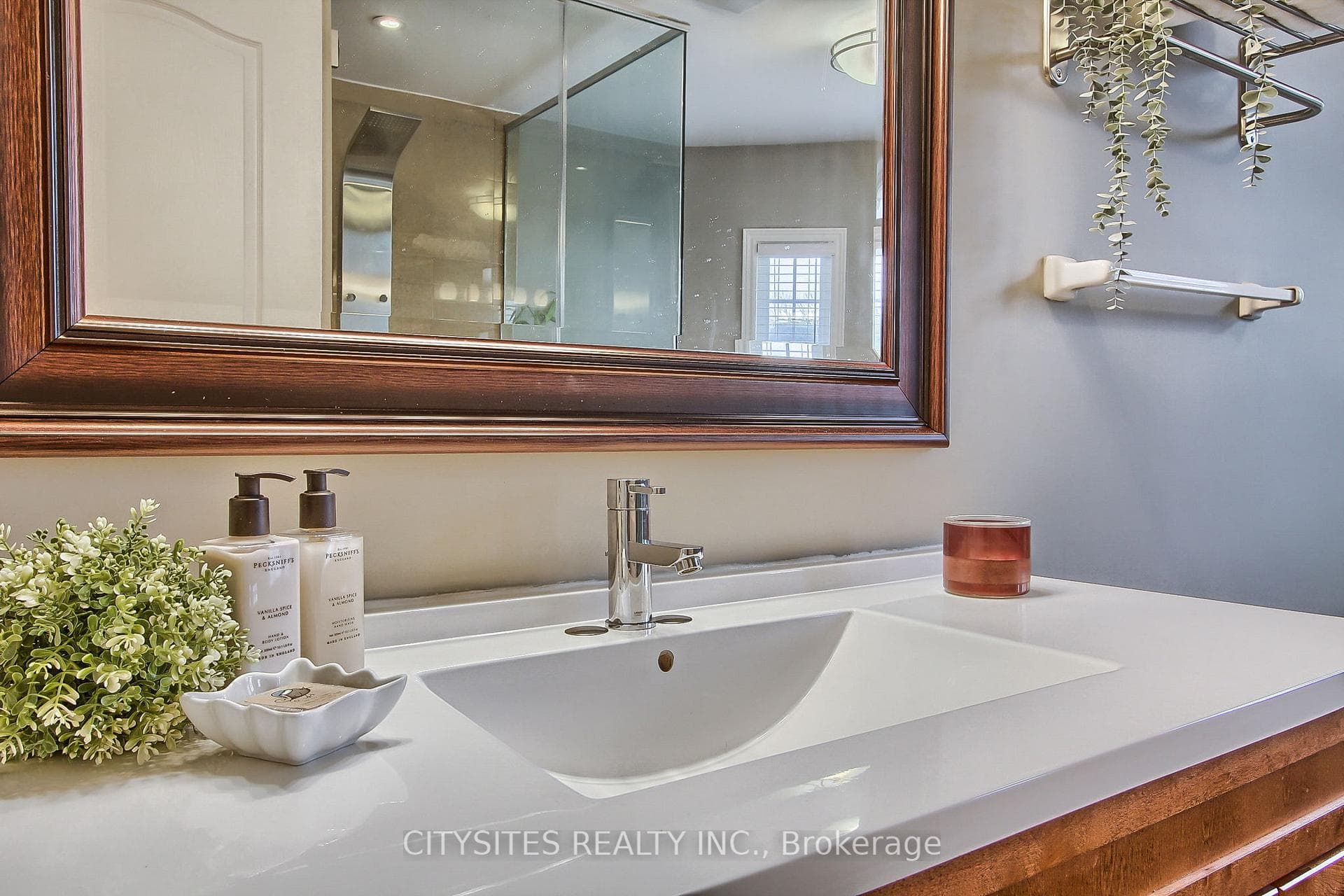 1007 Leslie Drive photo 25