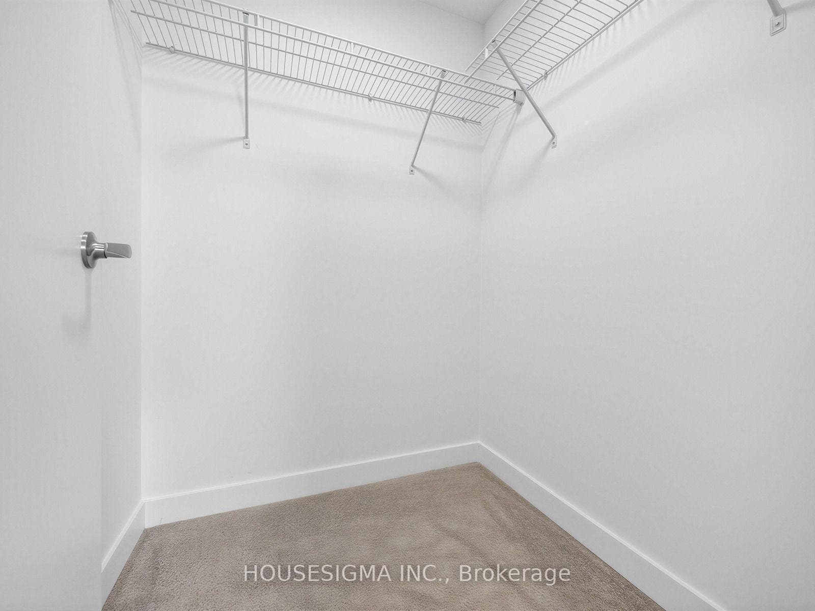 Walking Closet