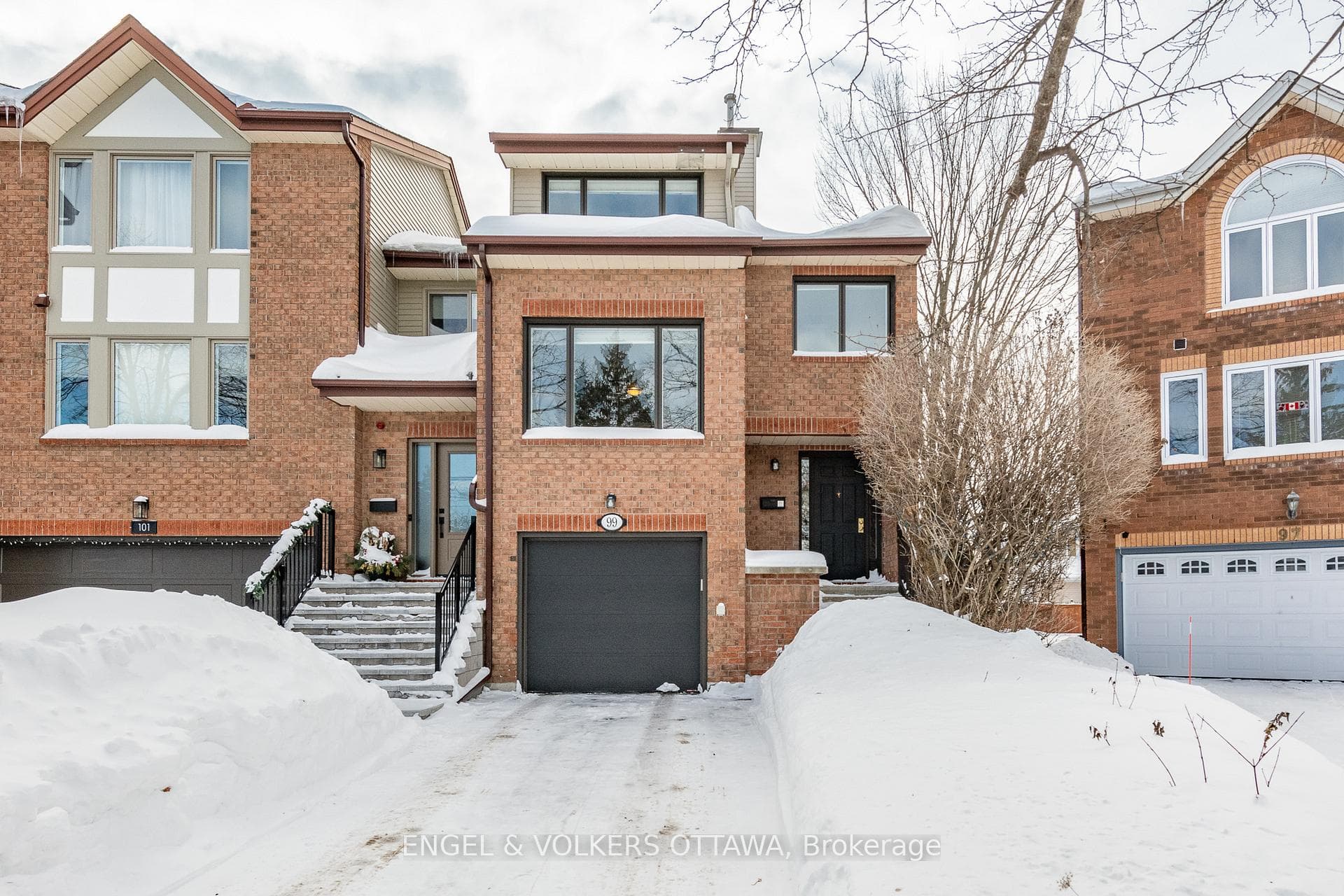 99 Dunbarton Court photo 1