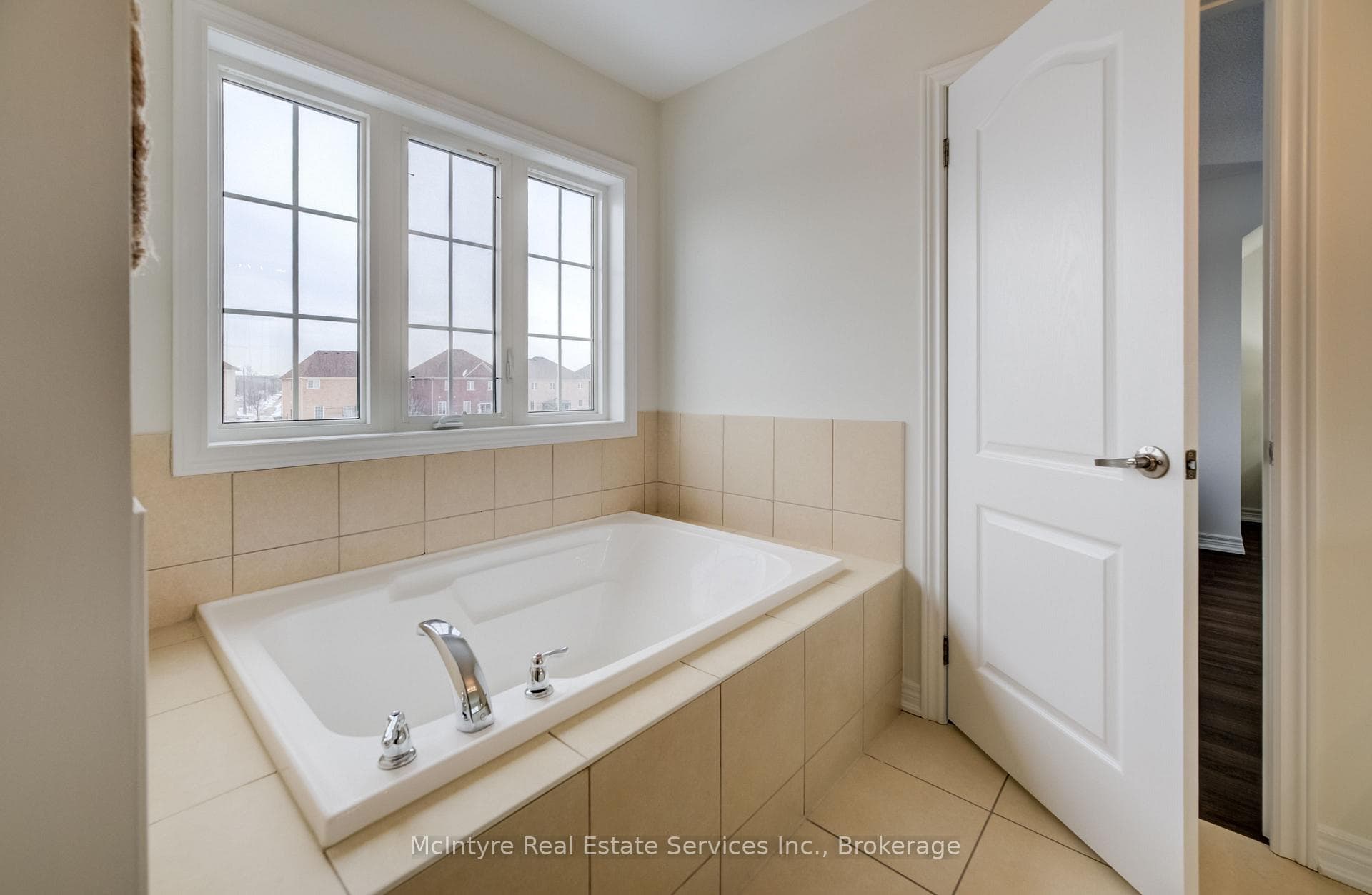 50 Naperton Drive photo 24
