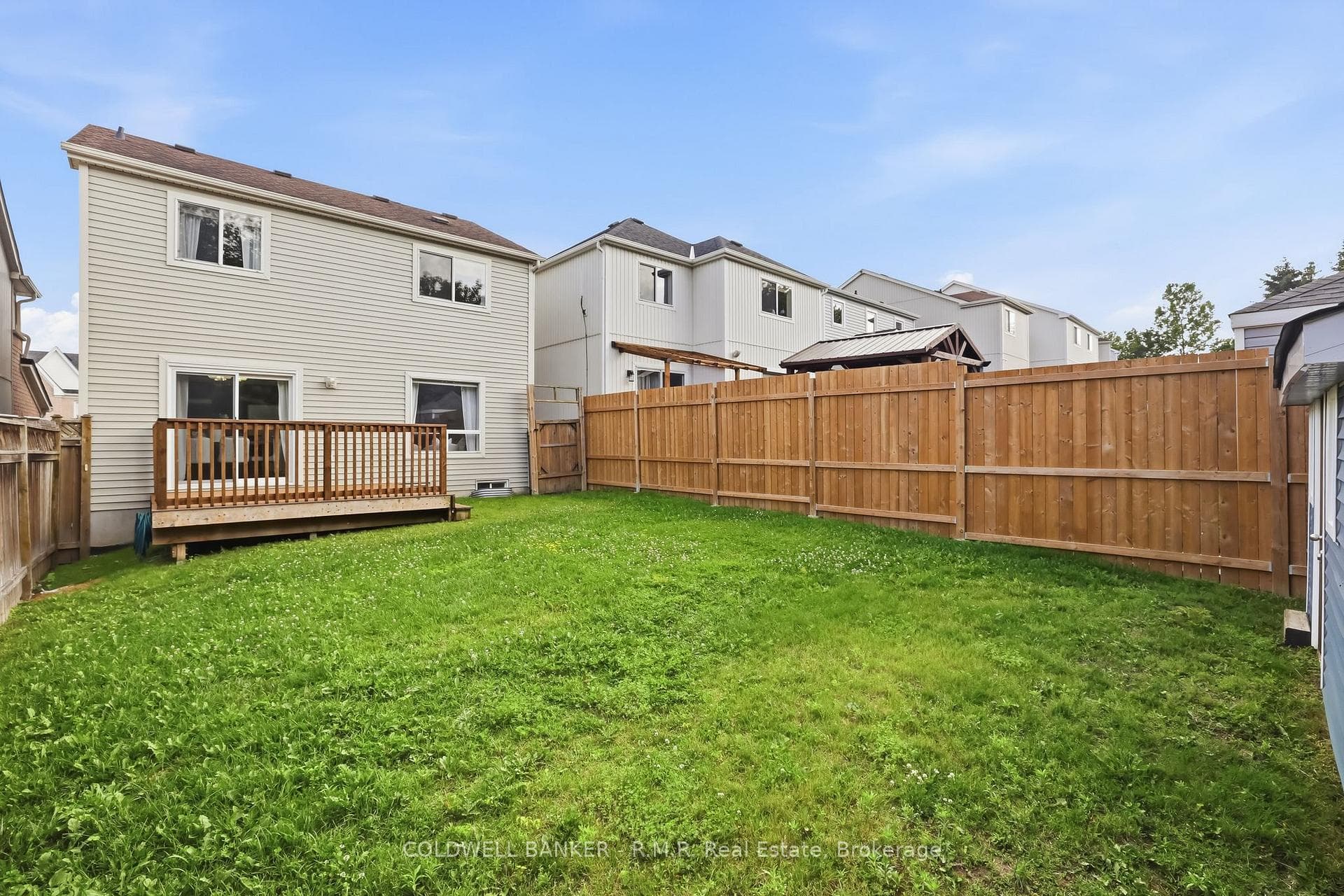 1244 Ashgrove Crescent photo 43