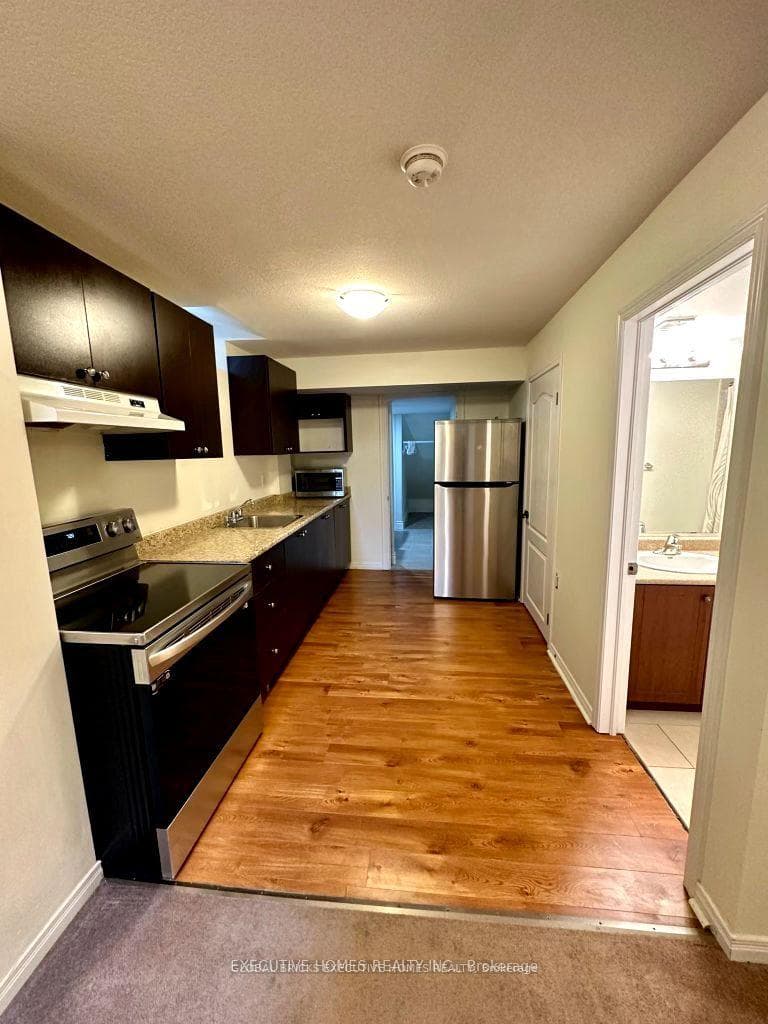 103 Baffin Crescent photo 4