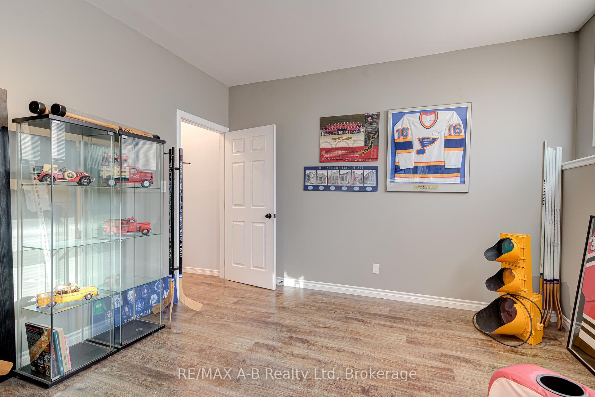 79 Sylvia Street photo 35