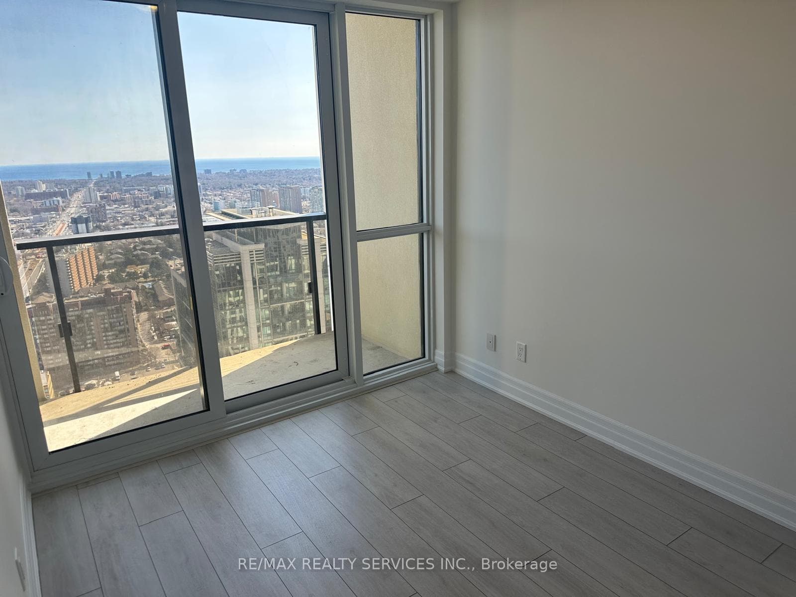 30 Elm Drive Unit 3806 photo 12