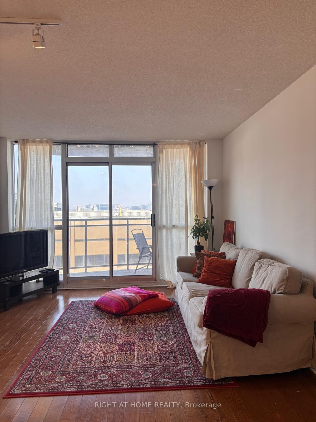 33 Sheppard Avenue Unit 1500 photo 17