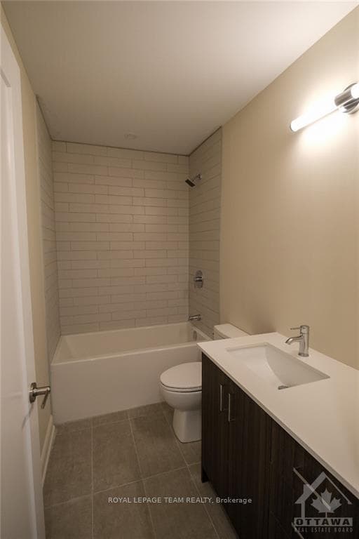 415 TWEEDSMUIR Avenue Unit D photo 7