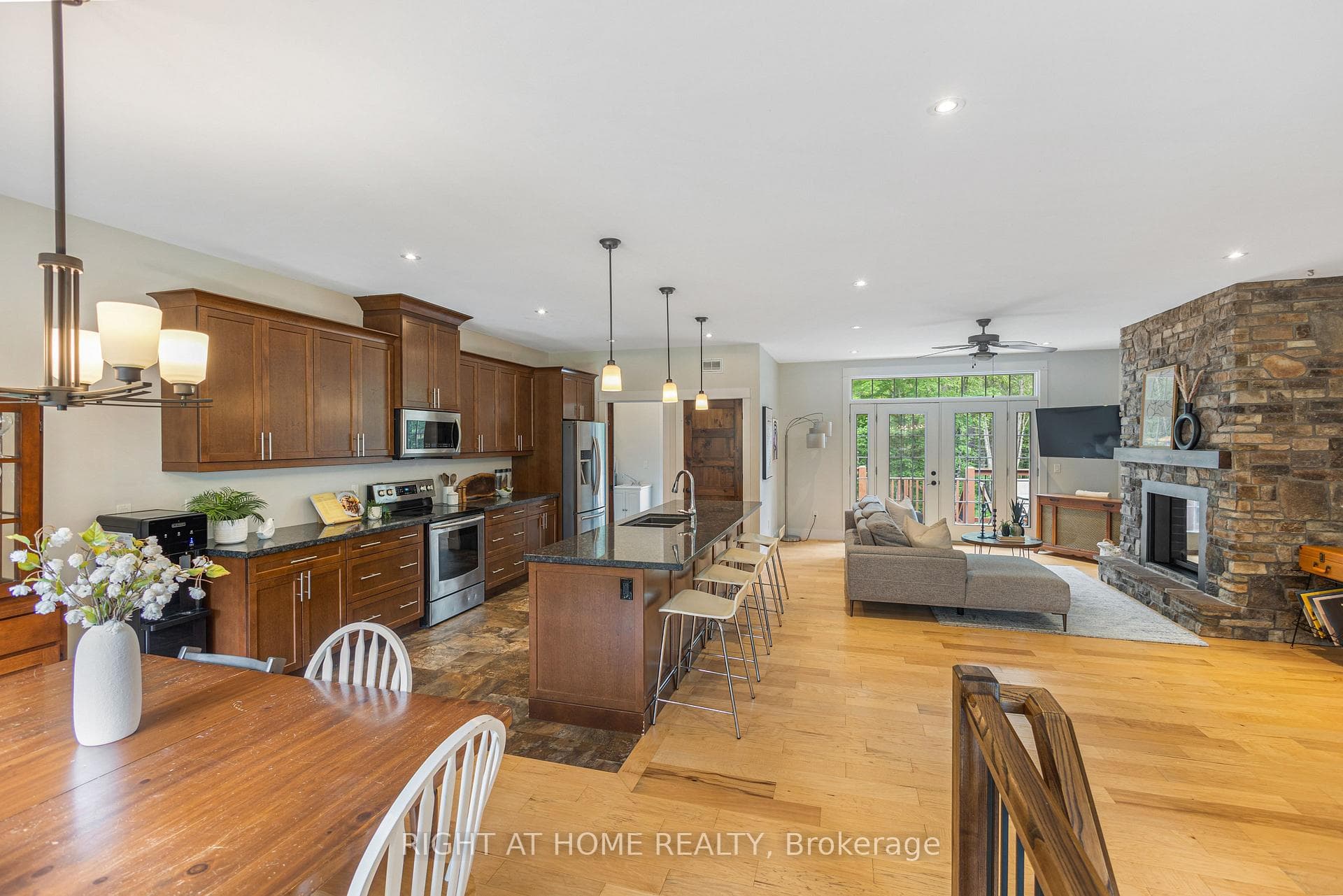 590 Golf Course Road photo 14