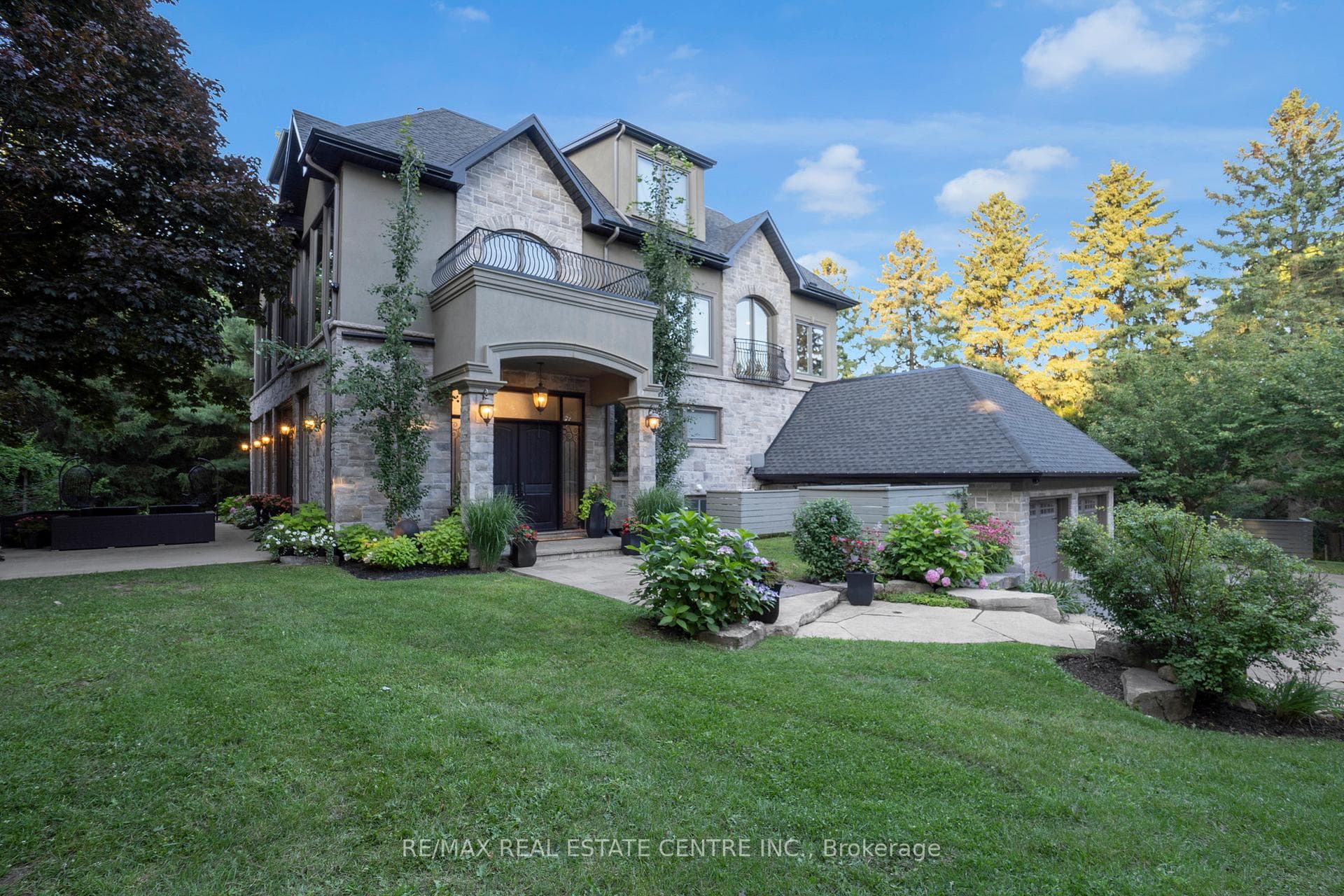 1175 Derry Road photo 3