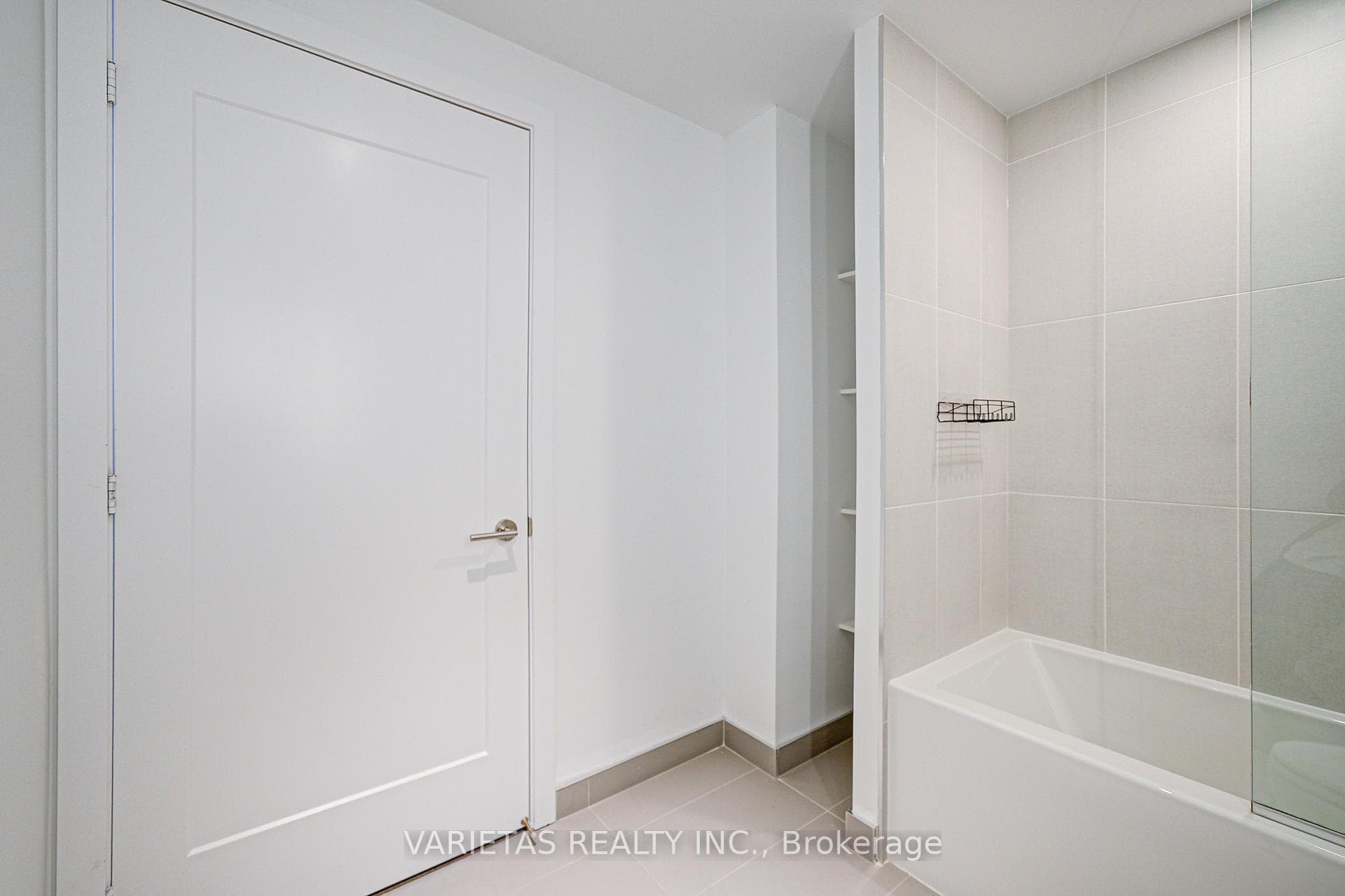 585 Bloor Street Unit 4319 photo 28