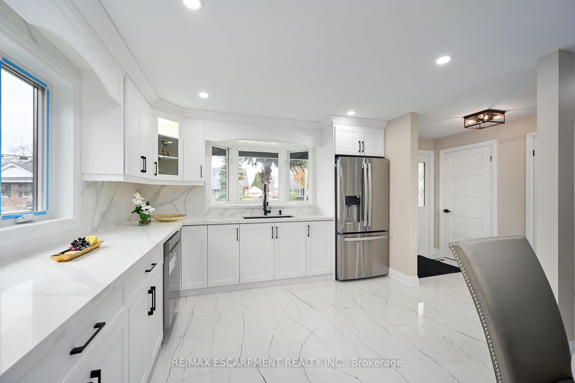 75 Randall Avenue photo 6