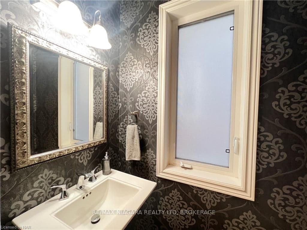 114 WINTERBERRY Boulevard photo 4