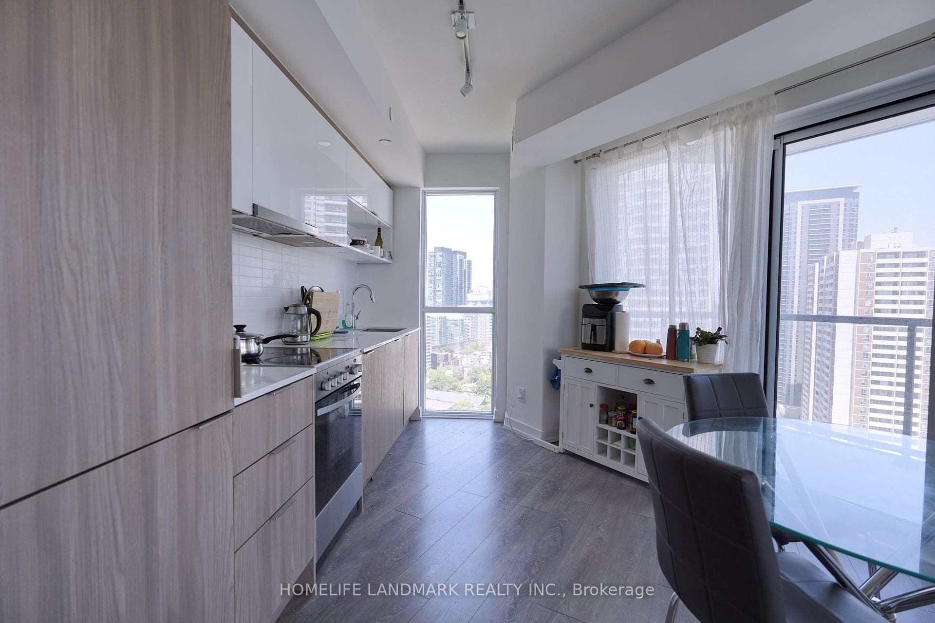 159 Wellesley Street Unit 2303 photo 4