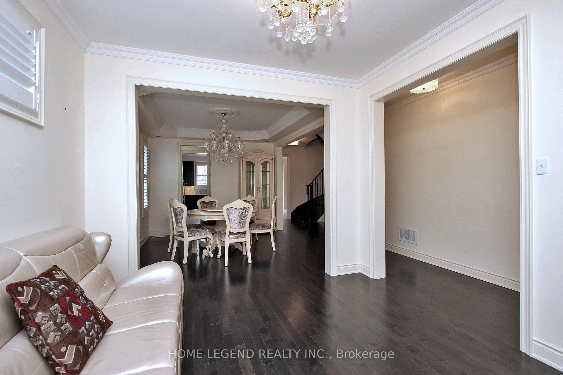 25 Bracknell Avenue photo 5
