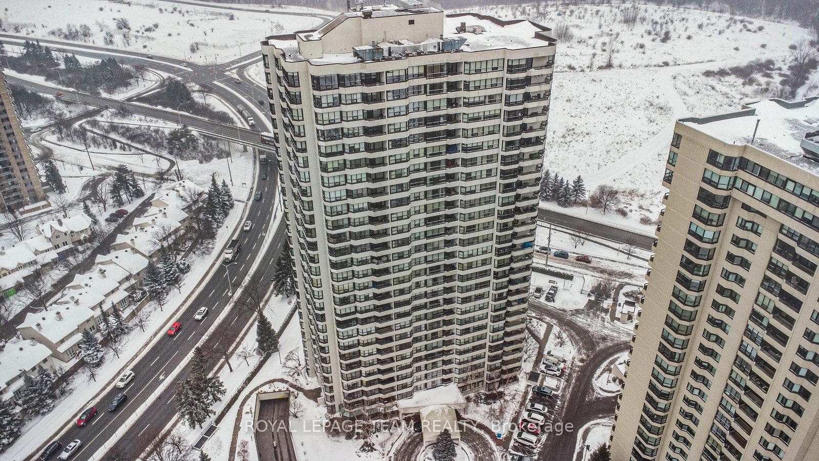 1510 Riverside Drive Unit 401 photo 1